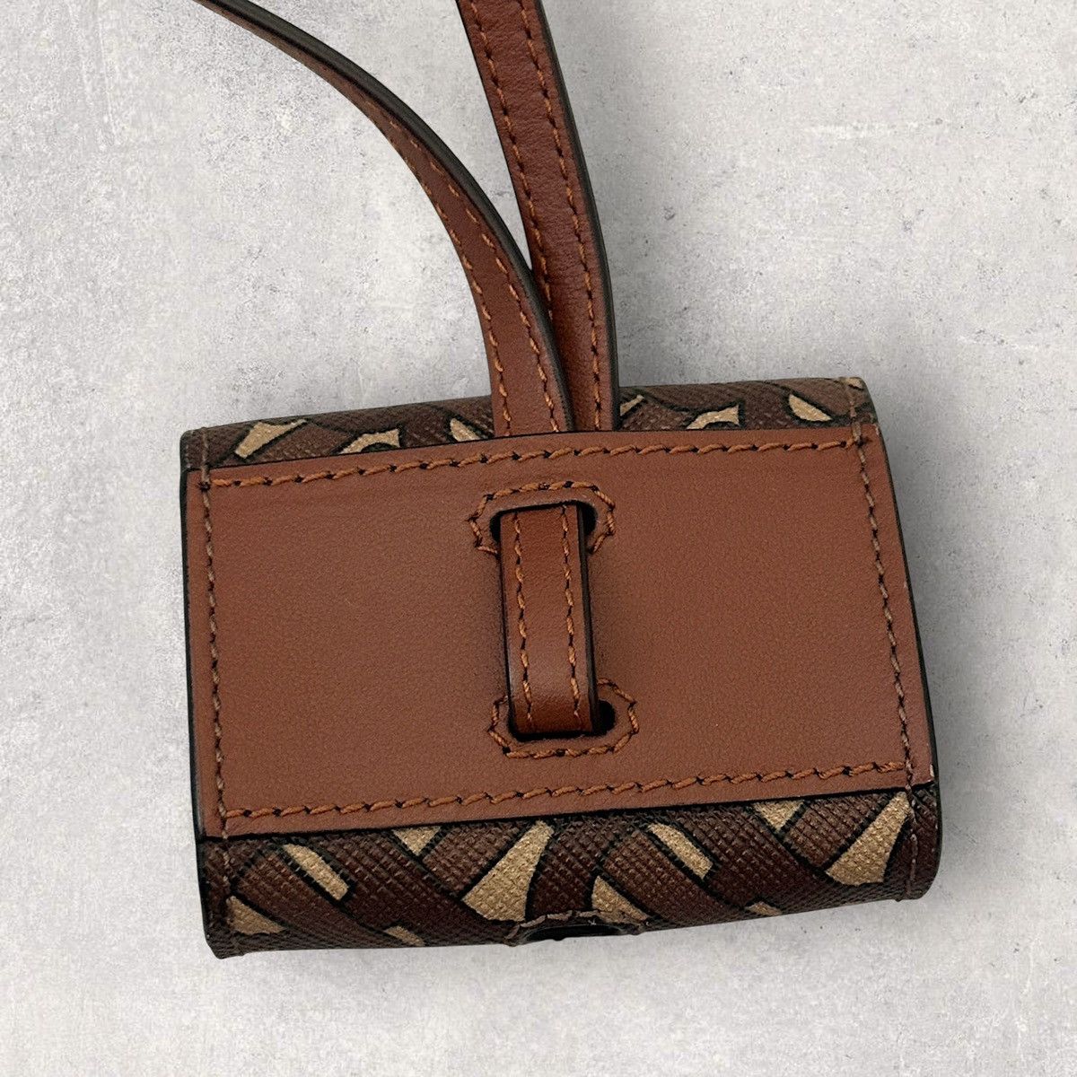 Burberry Burberry TB Monogram AirPod Pro Case Size ONE SIZE - 5 Thumbnail