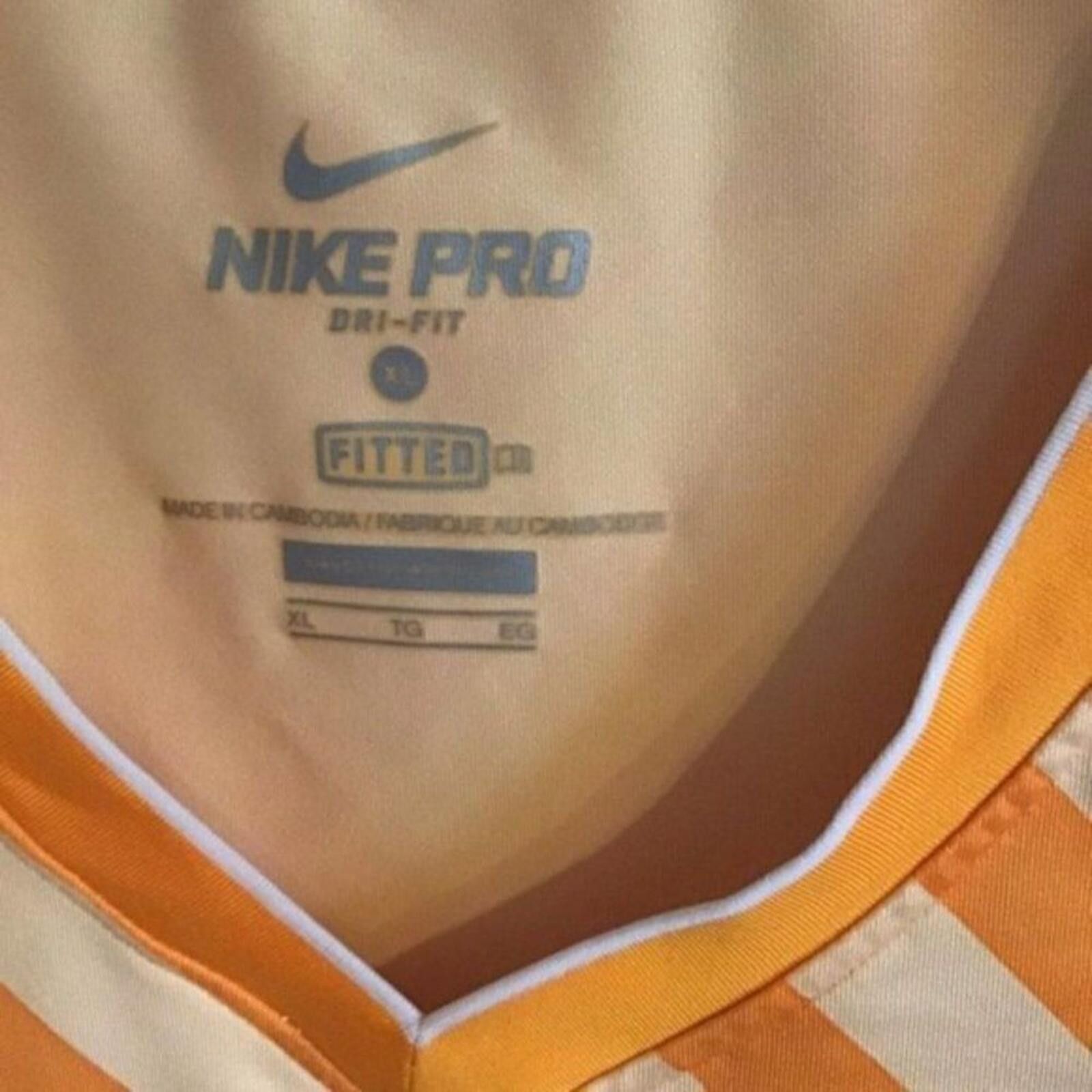 Nike Nike Orange Geometric Pattern V-Neck T-Shirt Size S / US 4 / IT 40 - 6 Thumbnail