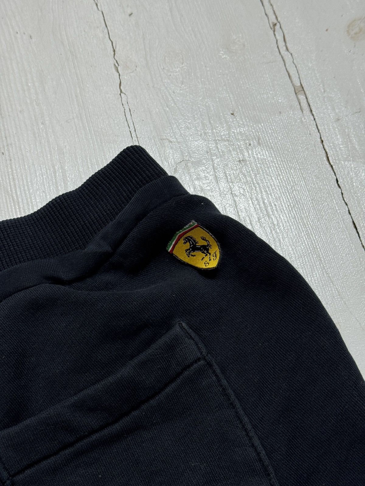 Ferrari × Puma VINTAGE PUMA x FERRARI MINI SHORTS Size 27" / US 4 / IT 40 - 6 Thumbnail