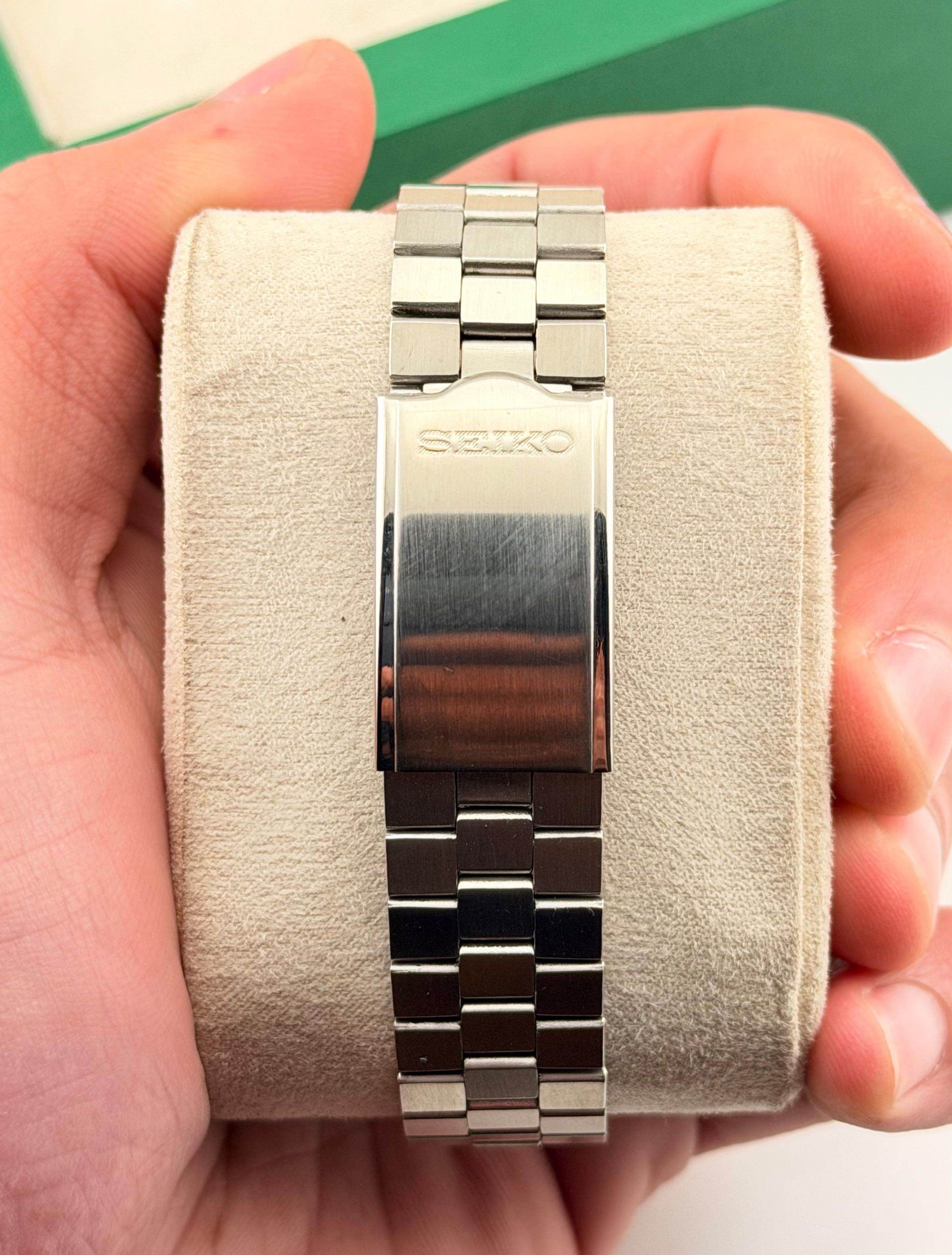 Seiko Vintage Men's Wrist Automatic Watch Size 38 - 7 Thumbnail