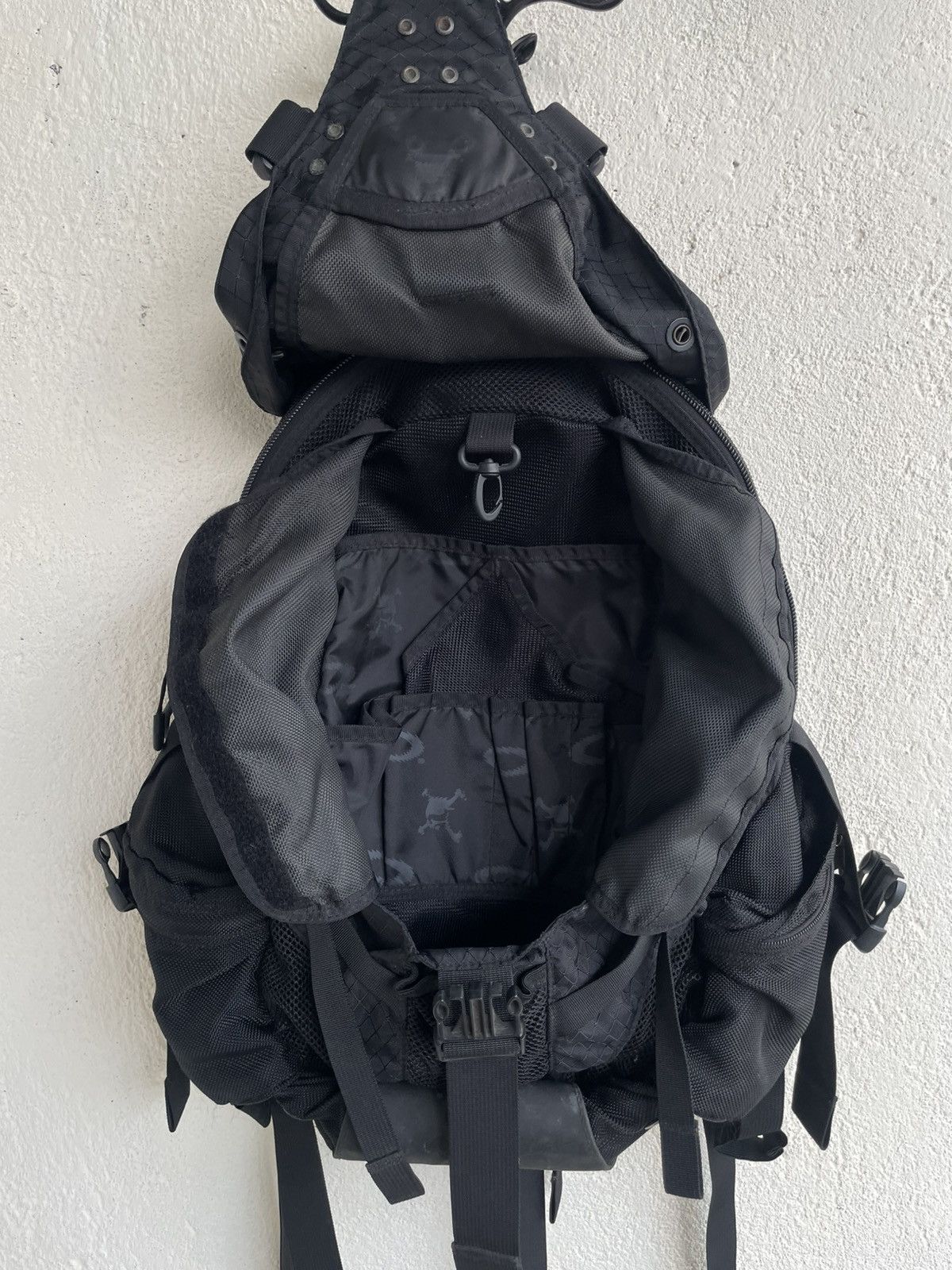 Oakley Rare Oakley Tactical Black Utility Backpack Techwear Outdoor Size ONE SIZE - 6 Thumbnail