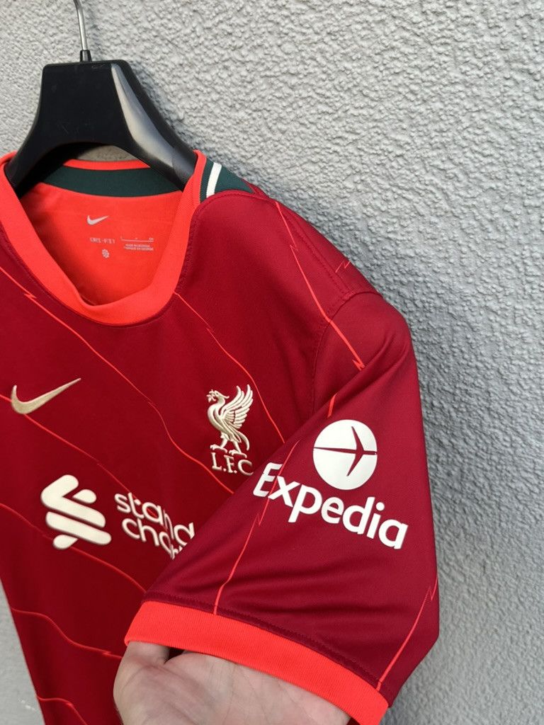 Nike LIVERPOOL 2020 2021 HOME FOOTBALL SHIRT SOCCER JERSEY NIKE Size US S / EU 44-46 / 1 - 6 Thumbnail