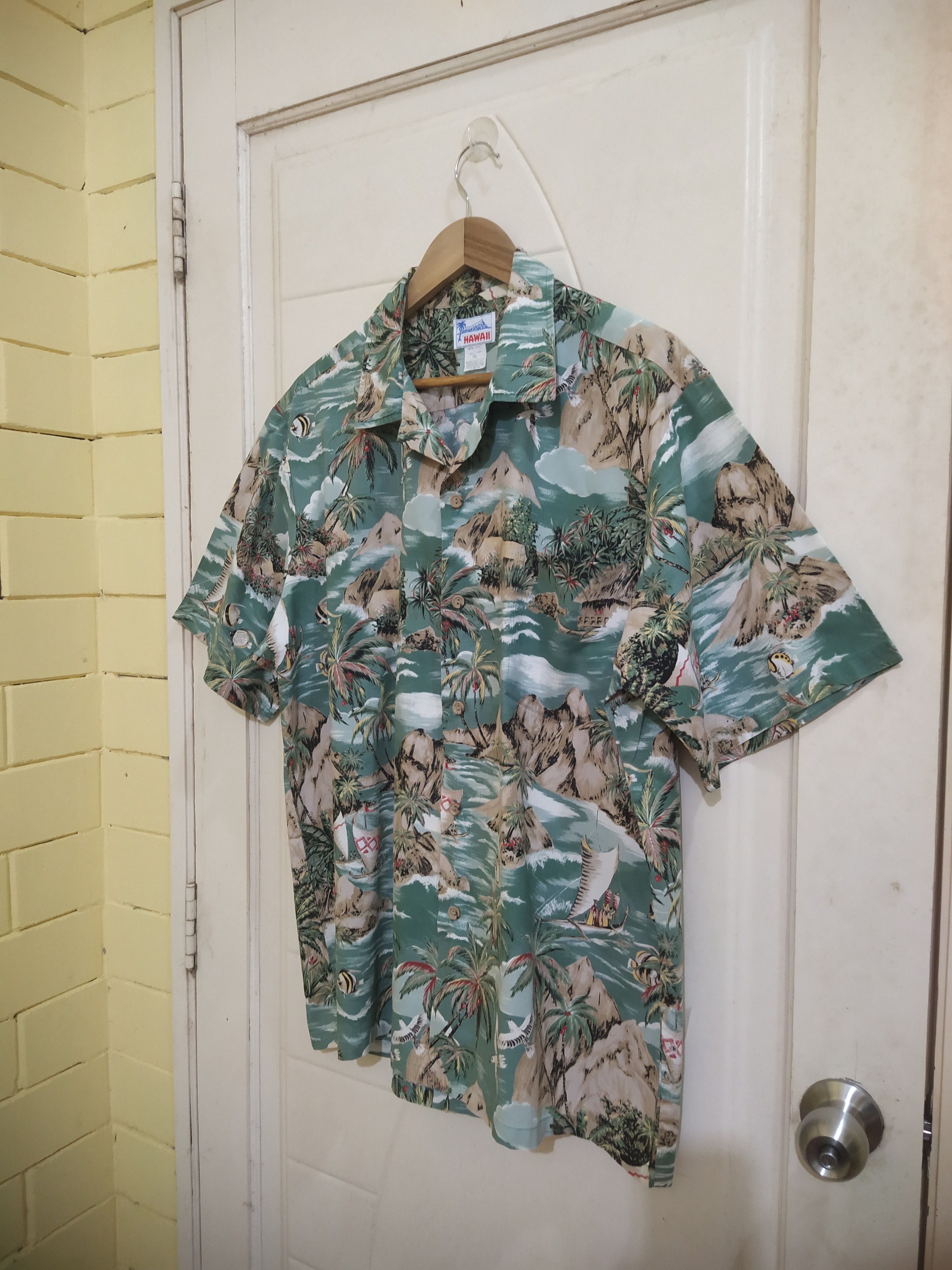 Vintage Vintage Made In Hawaii All-Over Print Aloha Shirt Size US XL / EU 56 / 4 - 2 Thumbnail