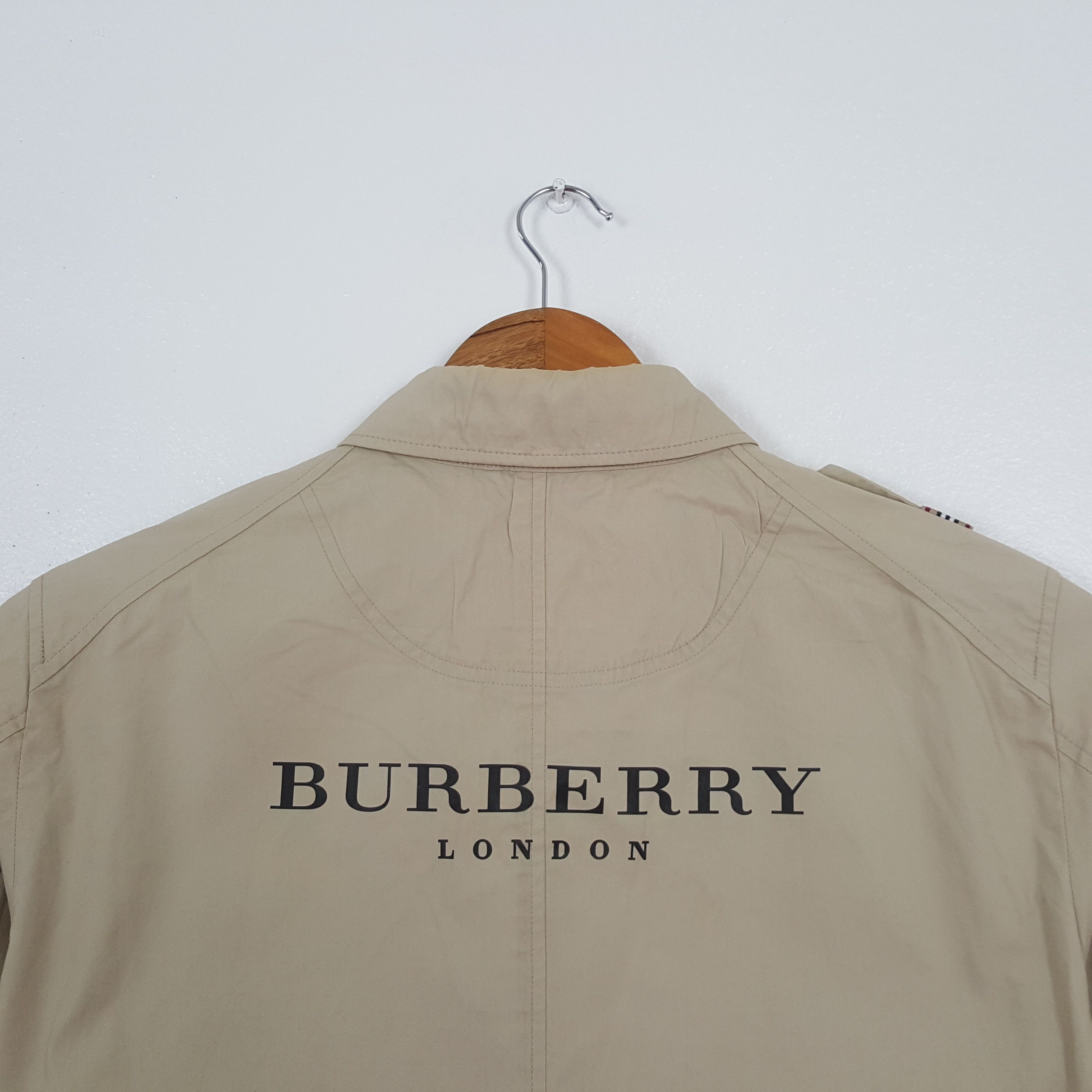Burberry Vintage Burberry London Fashion Brand Shirt C319N32 Size US M / EU 48-50 / 2 - 2 Thumbnail
