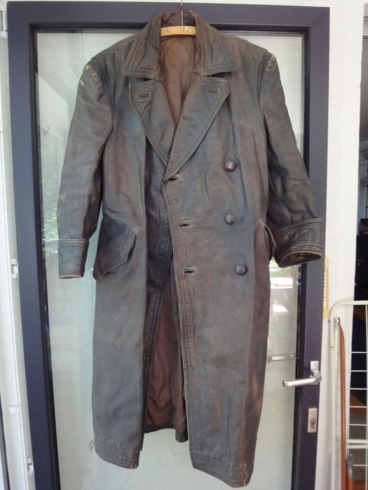 Hugo Boss Vintage 1940s Wehrmacht/Luftwaffe Officers Leather overcoat ...