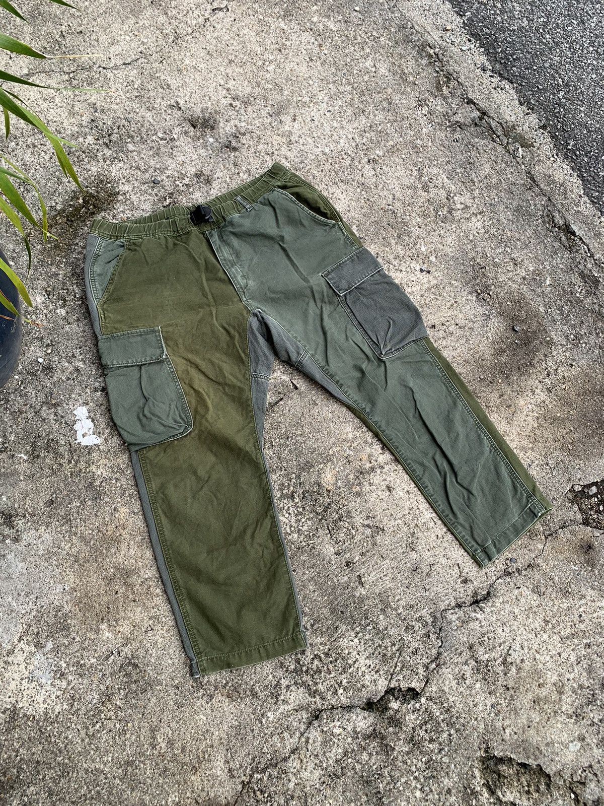 Sage De Cret 🔥Rare🔥 Rokx x Sage de cret collaboration cargo pants Size US 34 / EU 50 - 3 Thumbnail