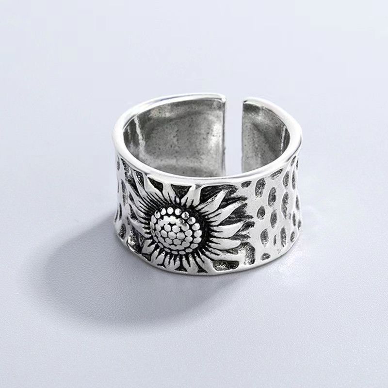 VIBE Punk Hip-Hop Sunflower Ring Size ONE SIZE - 1 Thumbnail