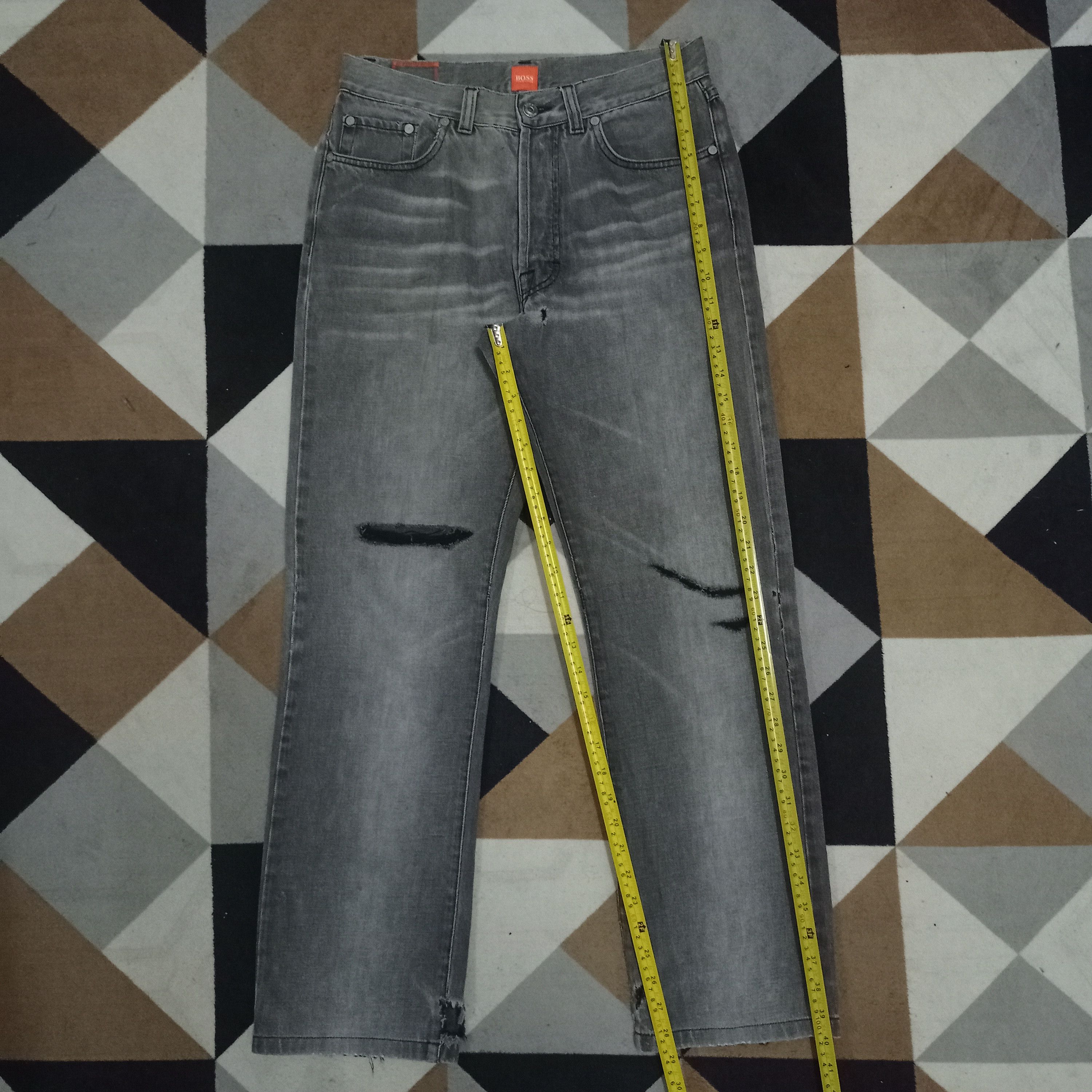 Hugo × Hugo Boss Vintage Hugo Boss Distressed Loose Jeans 30x29 Size US 30 / EU 46 - 7 Thumbnail