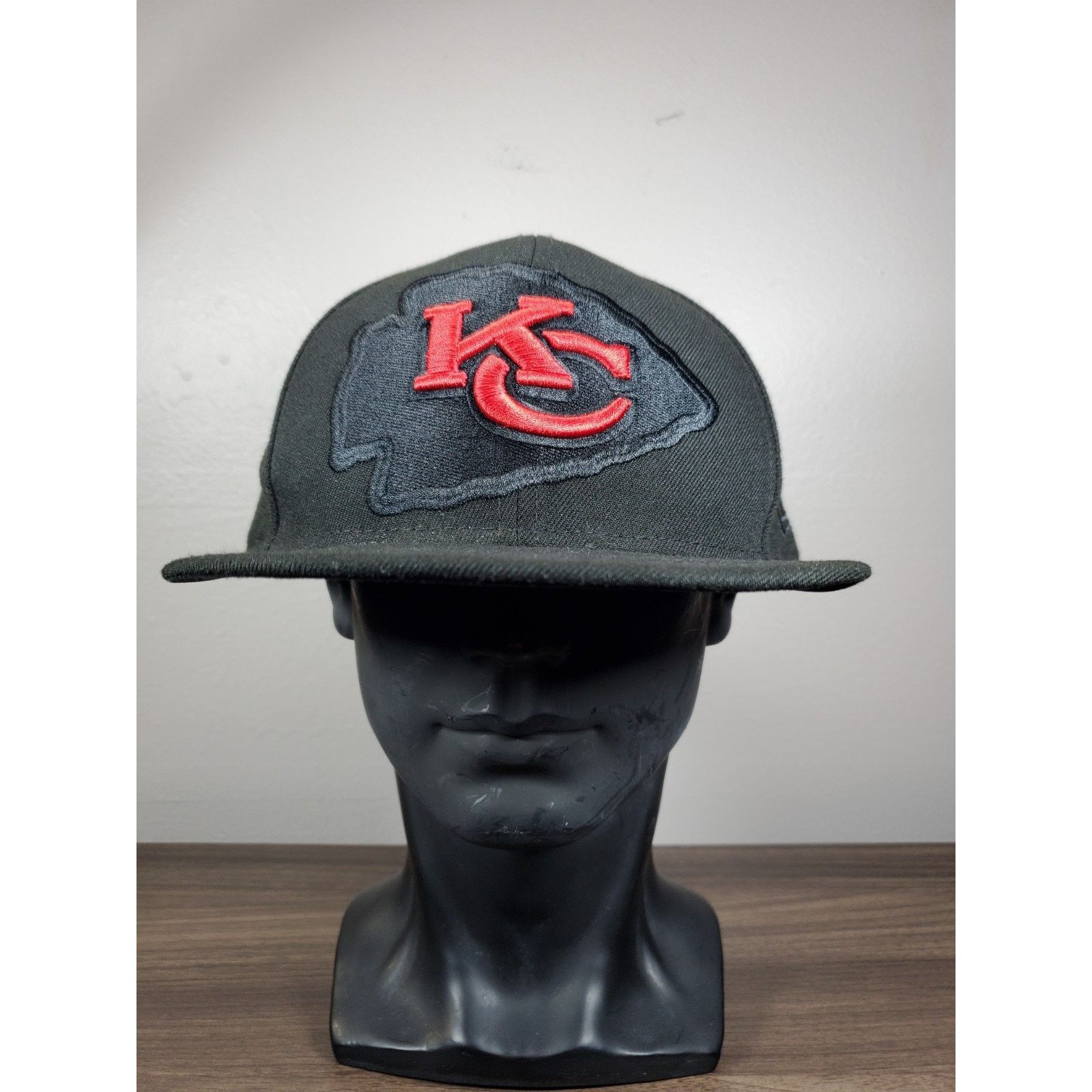 NFL × New Era Kansas City Chiefs Black & Red 9Fifty Snapback Hat Cap Size ONE SIZE - 4 Thumbnail