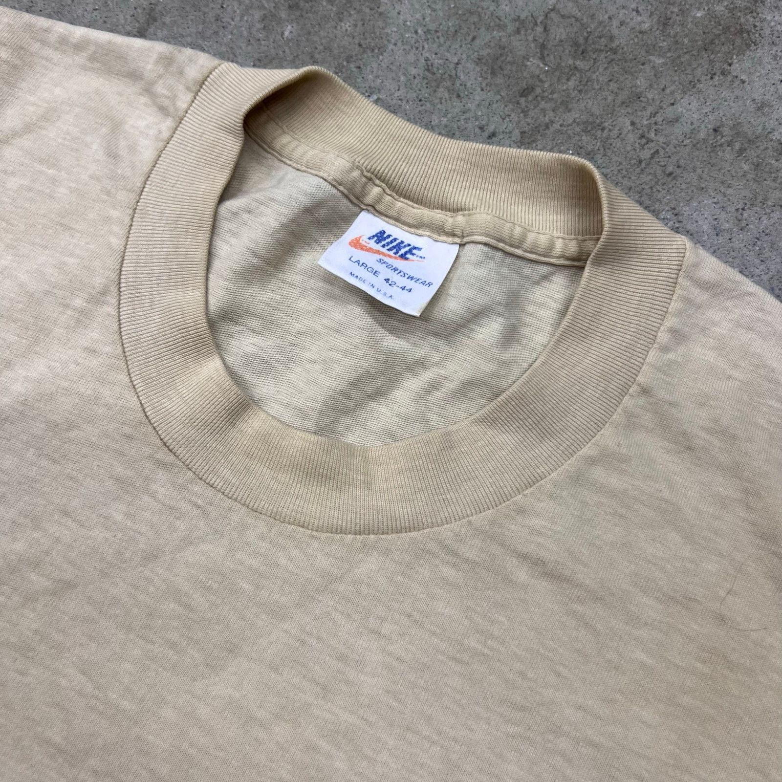 Nike × Vintage True Vintage 70s Nike Soccer Grass and Net Tan T Shirt L Size US L / EU 52-54 / 3 - 12 Thumbnail