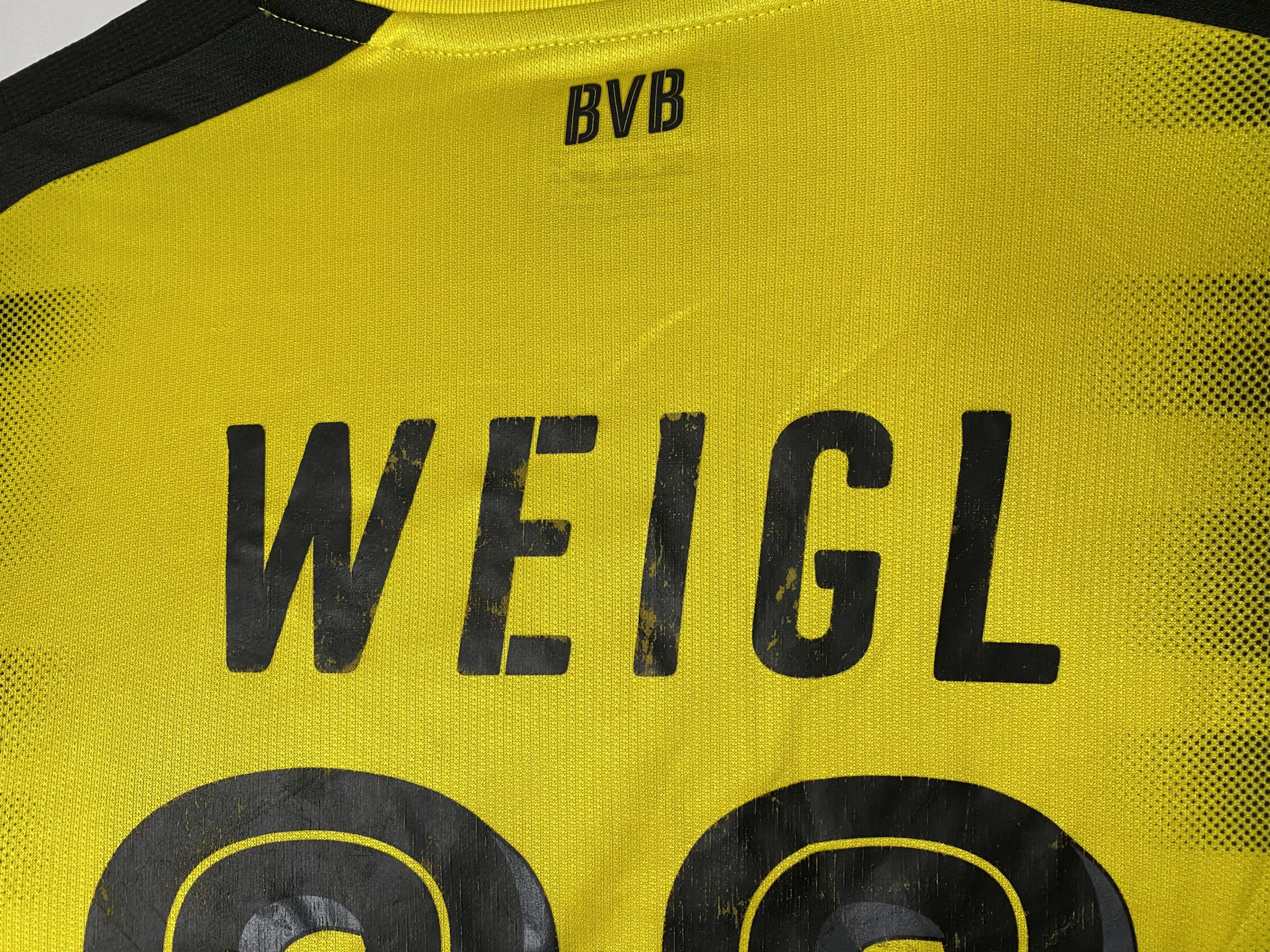 Puma BORUSSIA DORTMUND 2017 2018 HOME CUP FOOTBALL SHIRT SOCCER Size US M / EU 48-50 / 2 - 3 Thumbnail