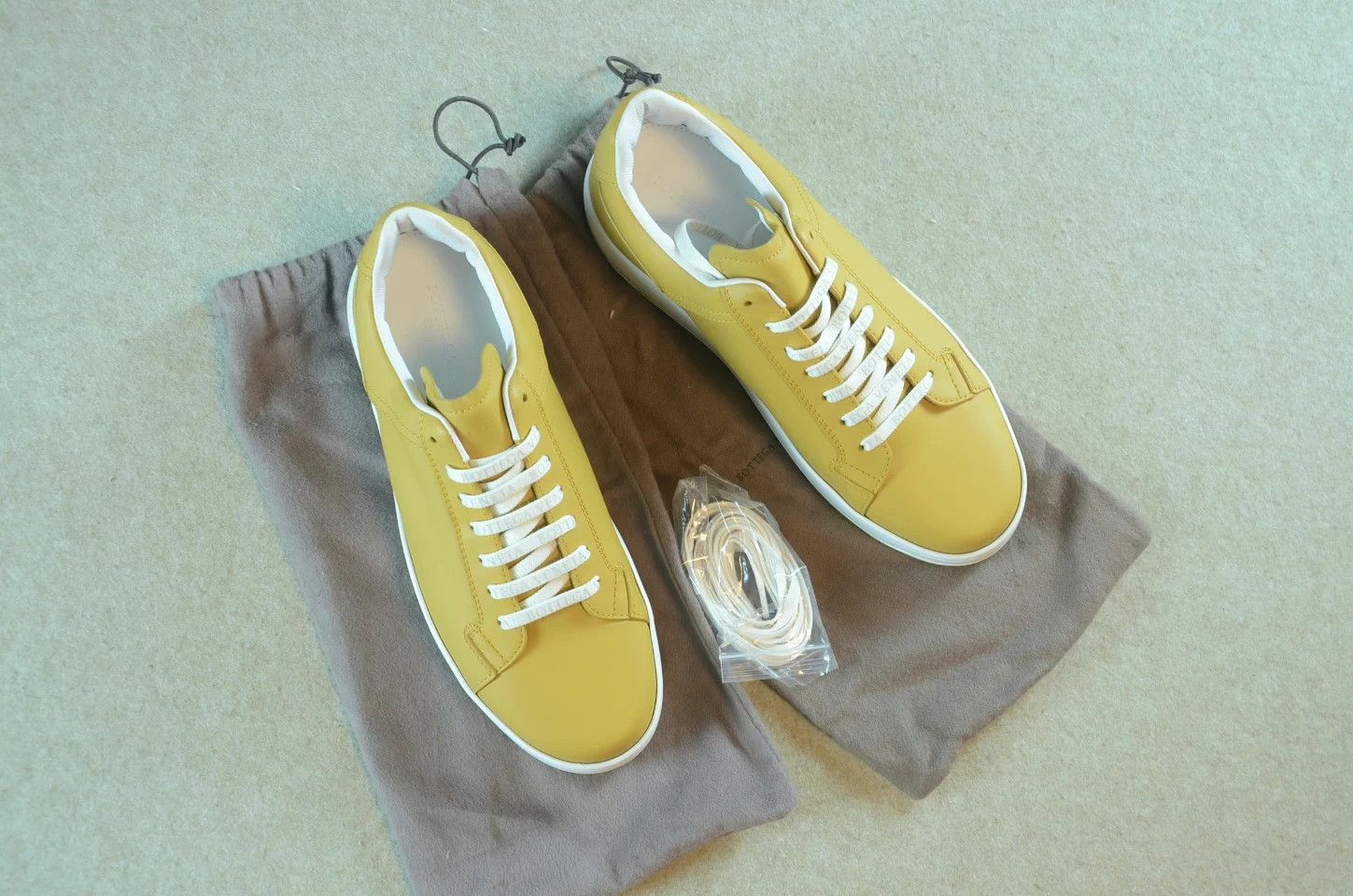Bottega Veneta Bottega Veneta Full Leather Low Top Sneaker Size US 10 / EU 43 - 2 Thumbnail