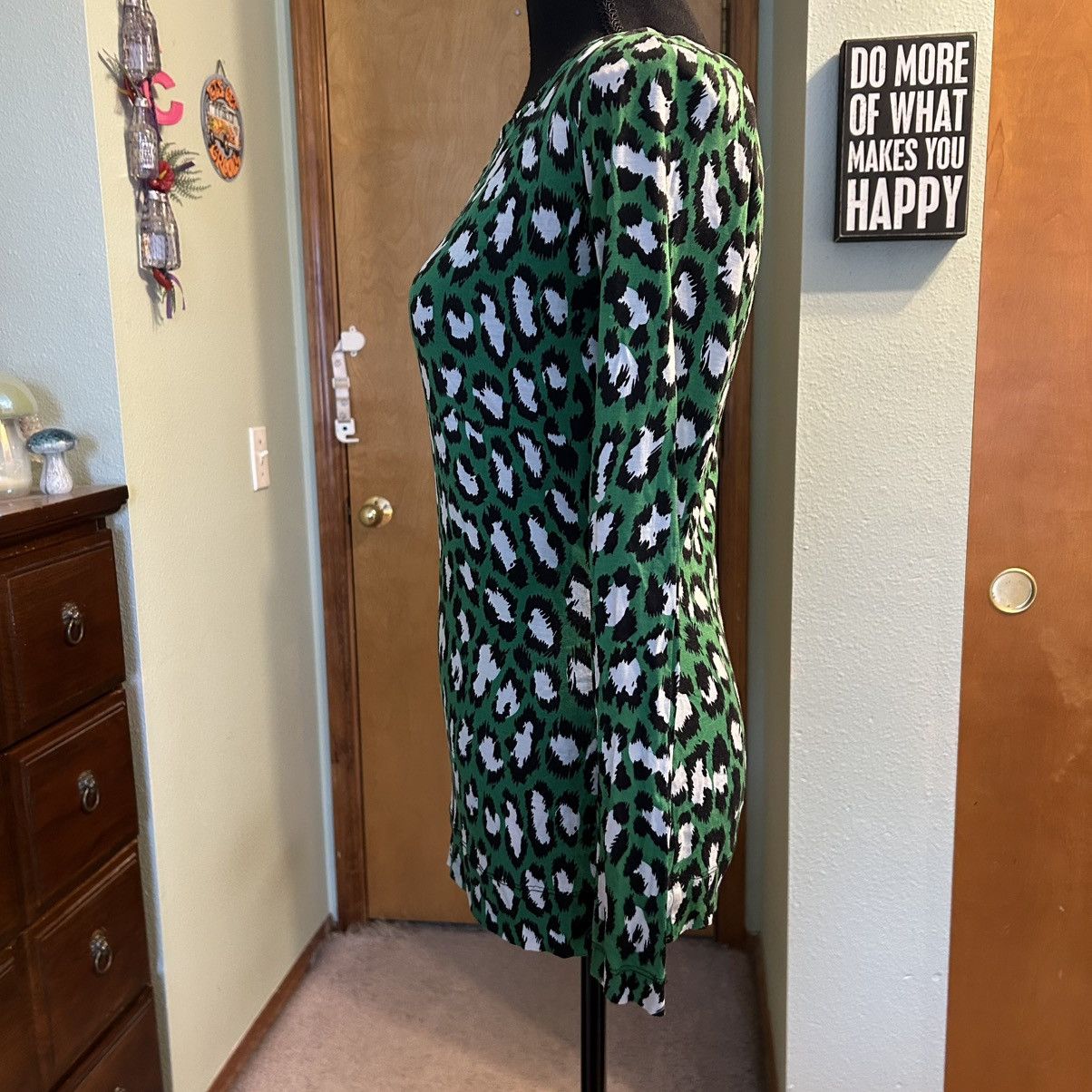 Diane von Furstenberg Diane Von Fustenberg green leopard print LS silk blend M Size M / US 6-8 / IT 42-44 - 4 Thumbnail