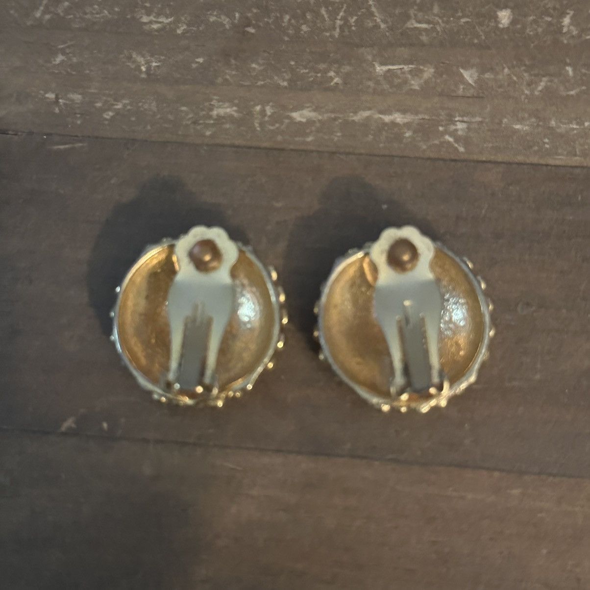 Vintage Vintage gold tone textured dome button clip on earrings Size ONE SIZE - 4 Thumbnail
