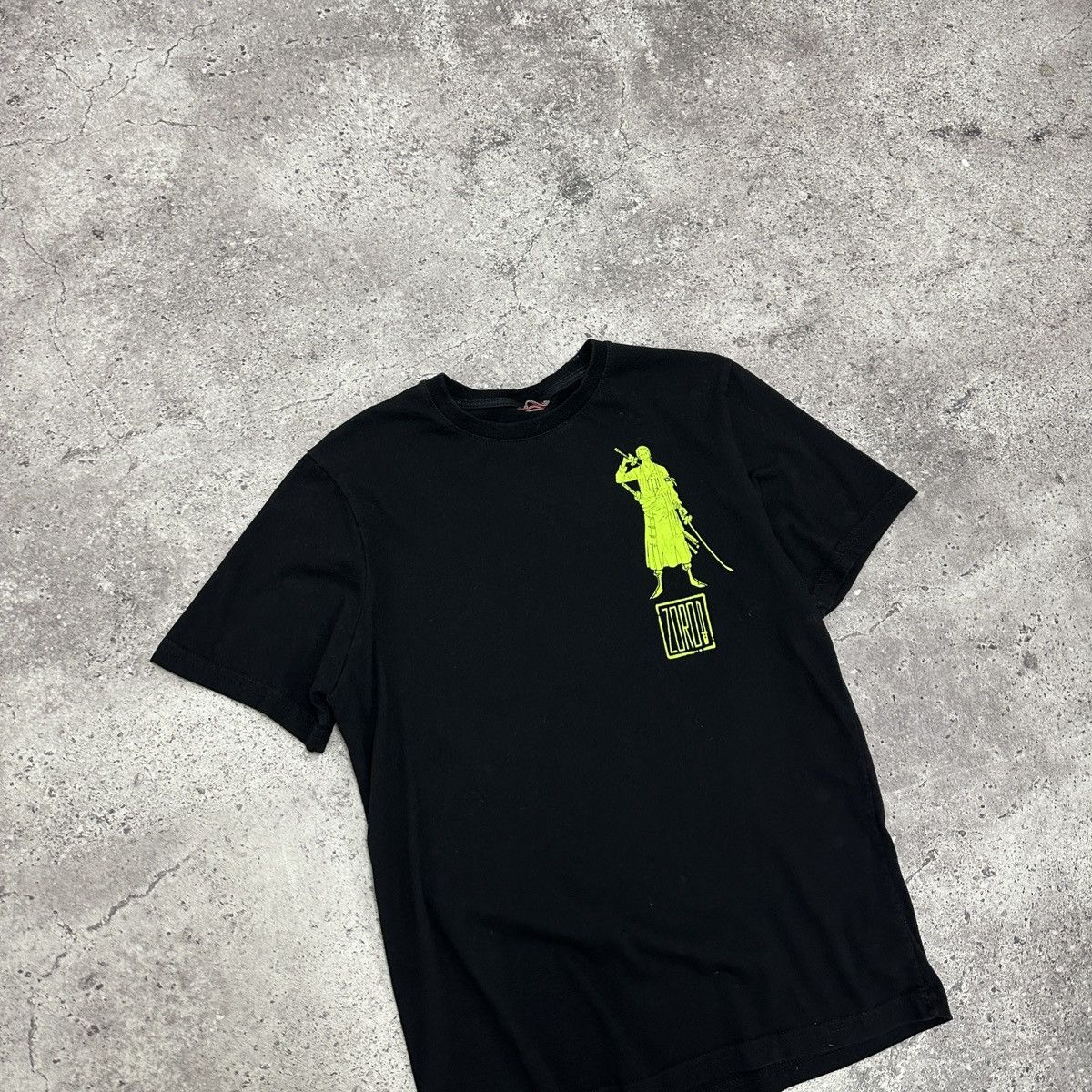 Anime Vintage Y2K Roronoa Zorro One Piece tee Anime Manga Luffy og Size US S / EU 44-46 / 1 - 6 Thumbnail