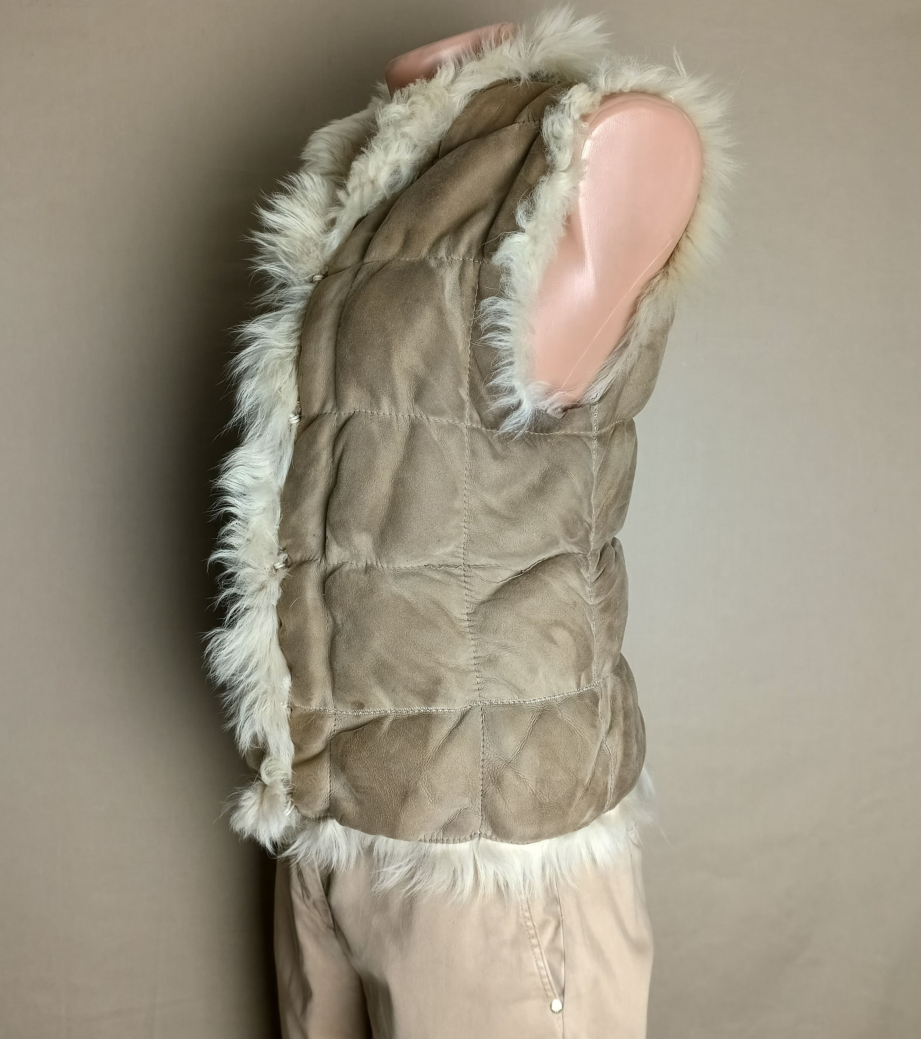 Joseph Joseph Lined Face Fur Vest Beige Lambskin Size EU 40 Size M / US 6-8 / IT 42-44 - 3 Thumbnail