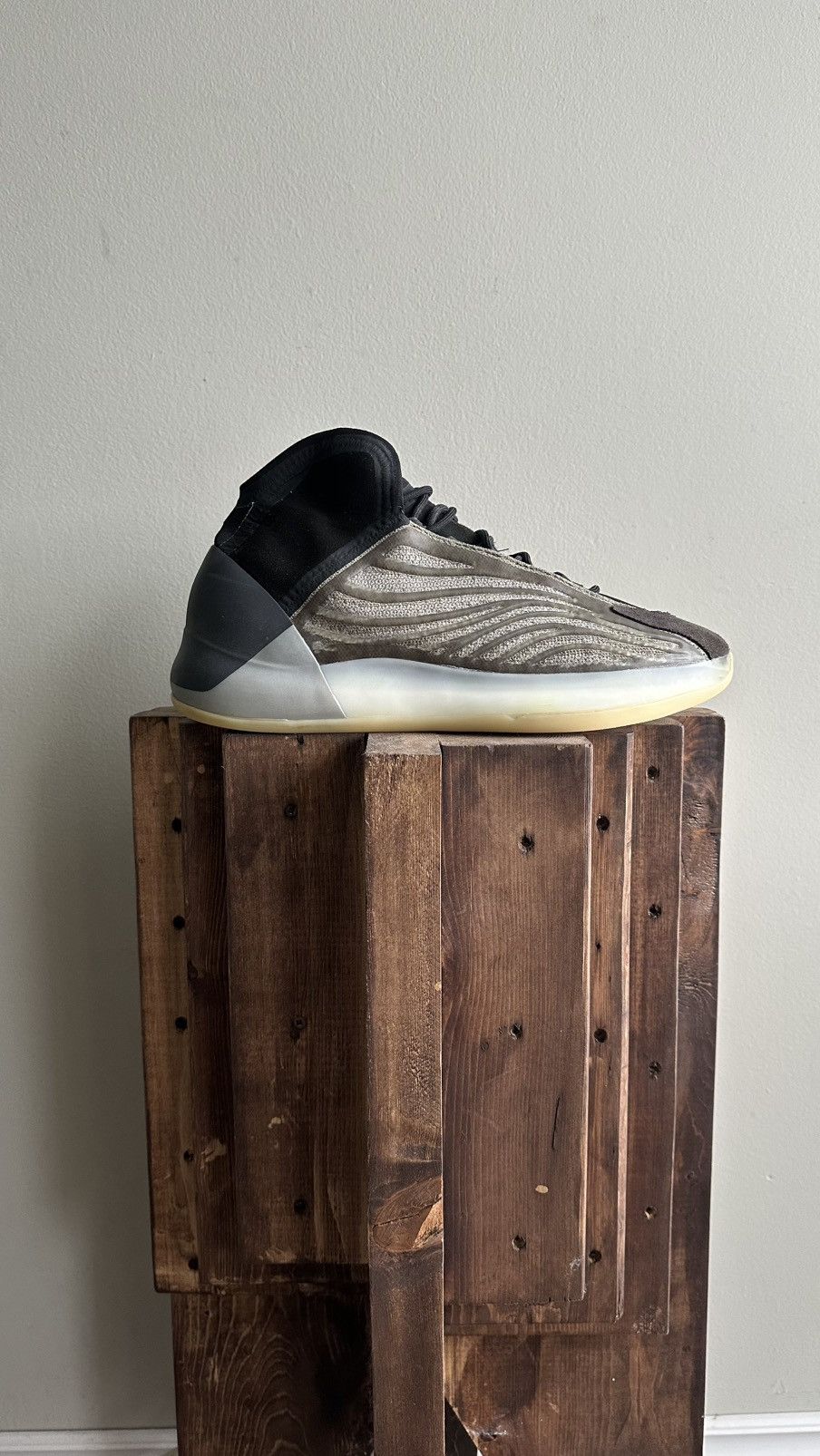 Adidas Adidas YZY QNTM “Barium” Size US 12.5 / EU 45-46 - 3 Thumbnail