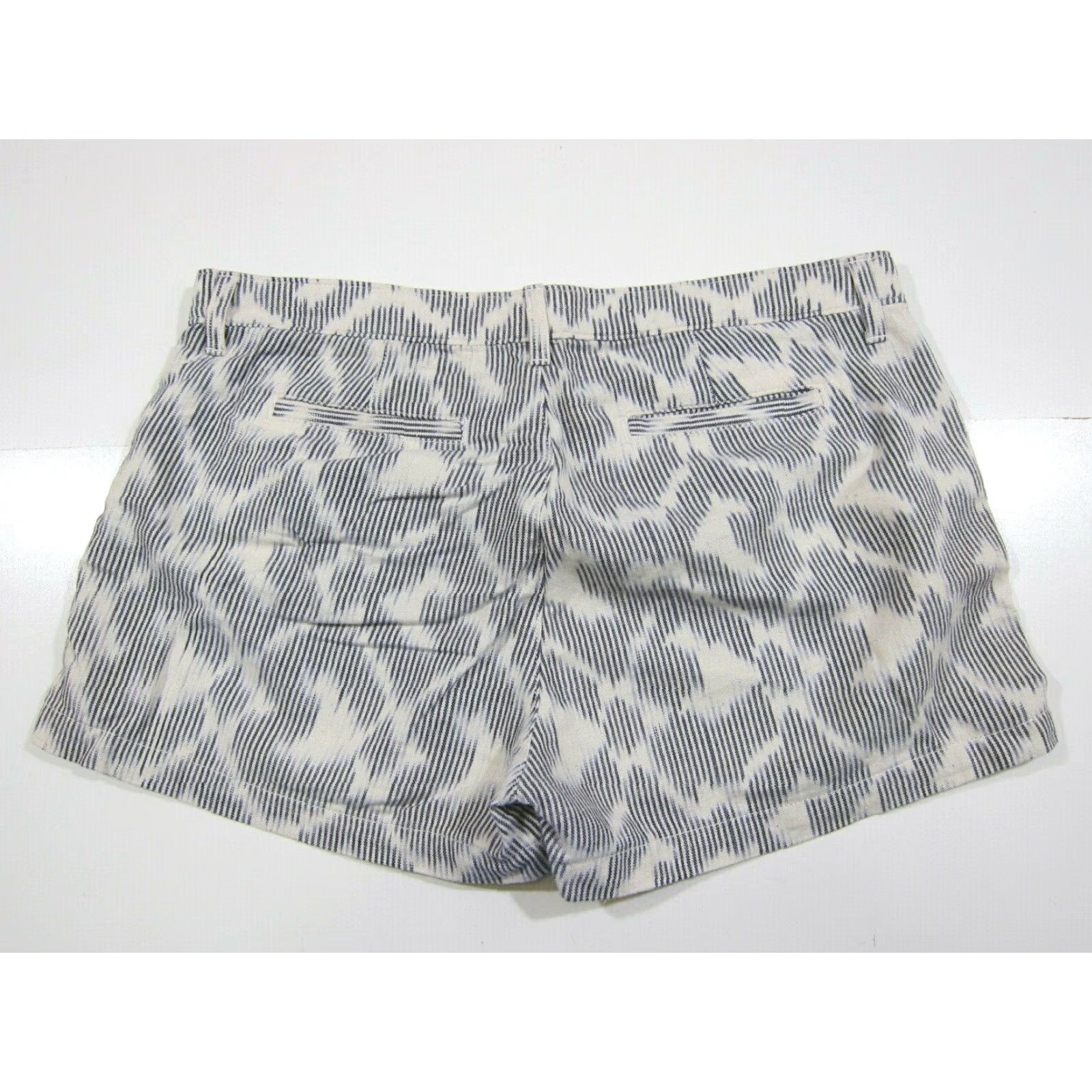 Lucky Brand Lucky Brand Blue White Batik Print 100% Cotton Casual Chino Shorts Women 31 Size 24" / US 00 / IT 34 - 2 Thumbnail