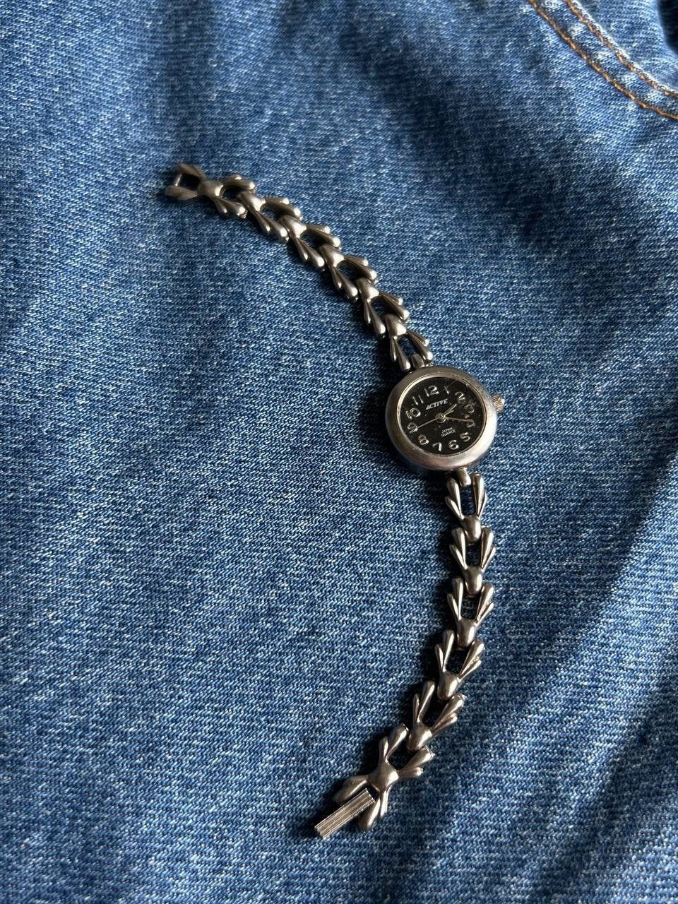 Japanese Brand × Vintage Vintage Black Logo Japanese style futuristic Form Watch Size ONE SIZE - 2 Thumbnail