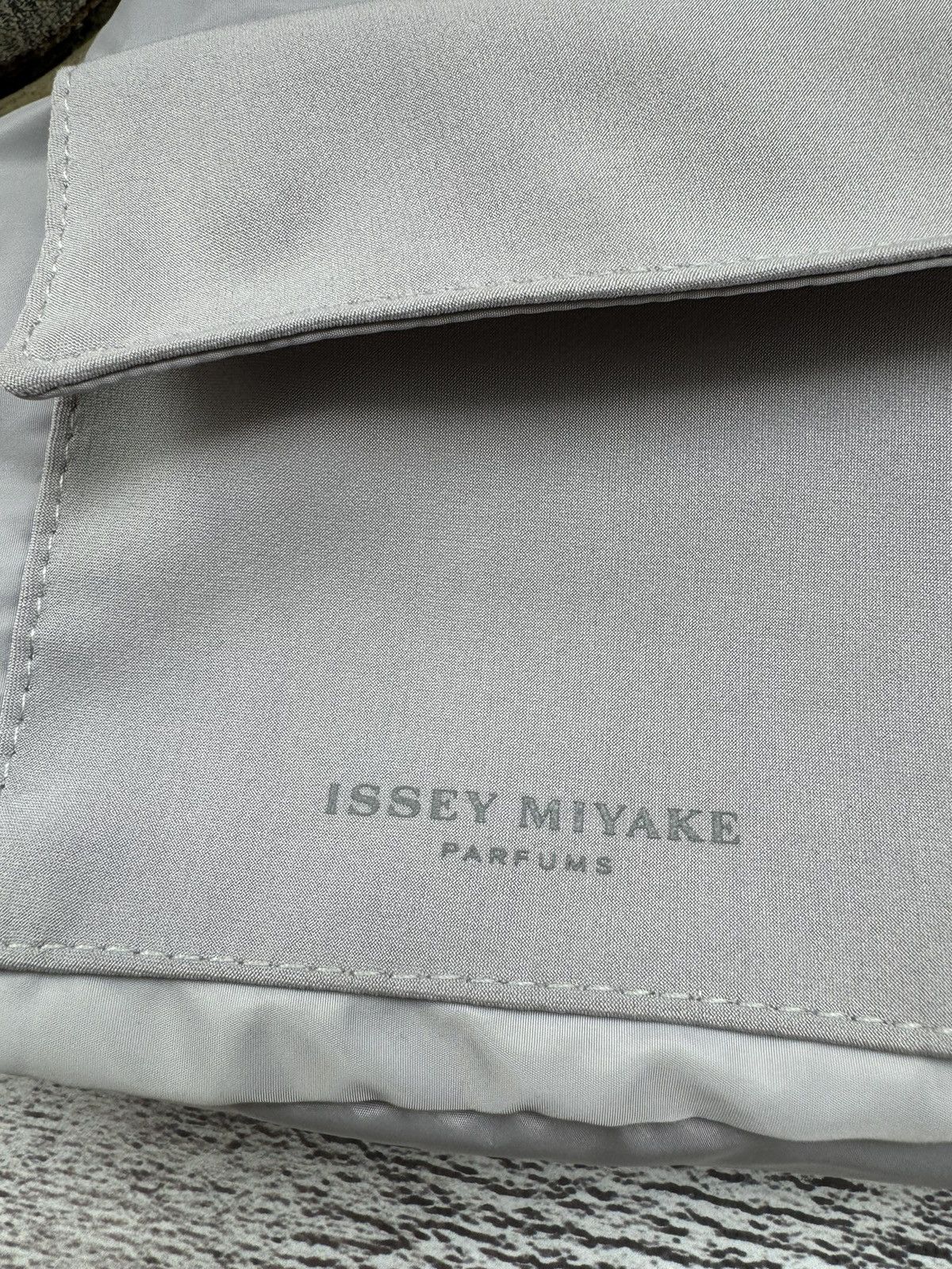 Issey Miyake Vintage Issey Miyake Parfume Mini Hand Hobo Tote Bag Size ONE SIZE - 4 Thumbnail
