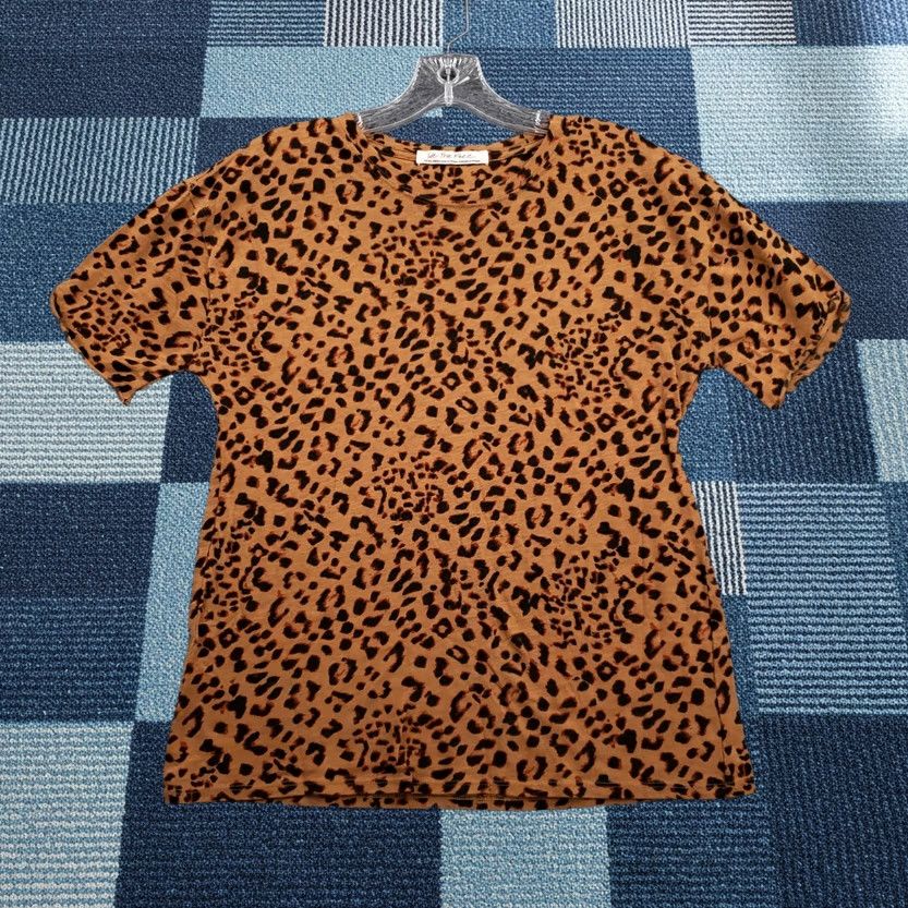 Vintage We The Free Clarity T Shirt Womens XS Brown Leopard Print Short Sleeve Pullover Round Neck Casual Basic Fashion Knit Top Mens Womens Girls Boys Size XS / US 0-2 / IT 36-38 - 1 Thumbnail