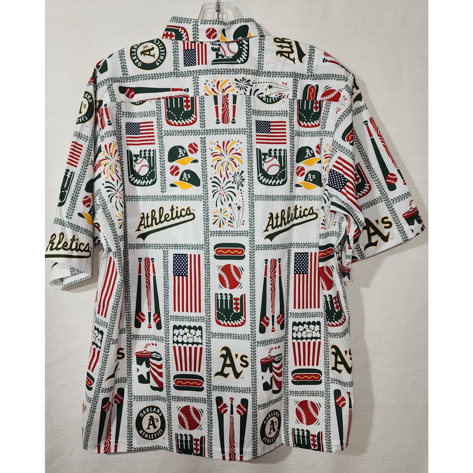MLB Oakland A short sleeve button up shirt size Medium Size US M / EU 48-50 / 2 - 6 Thumbnail