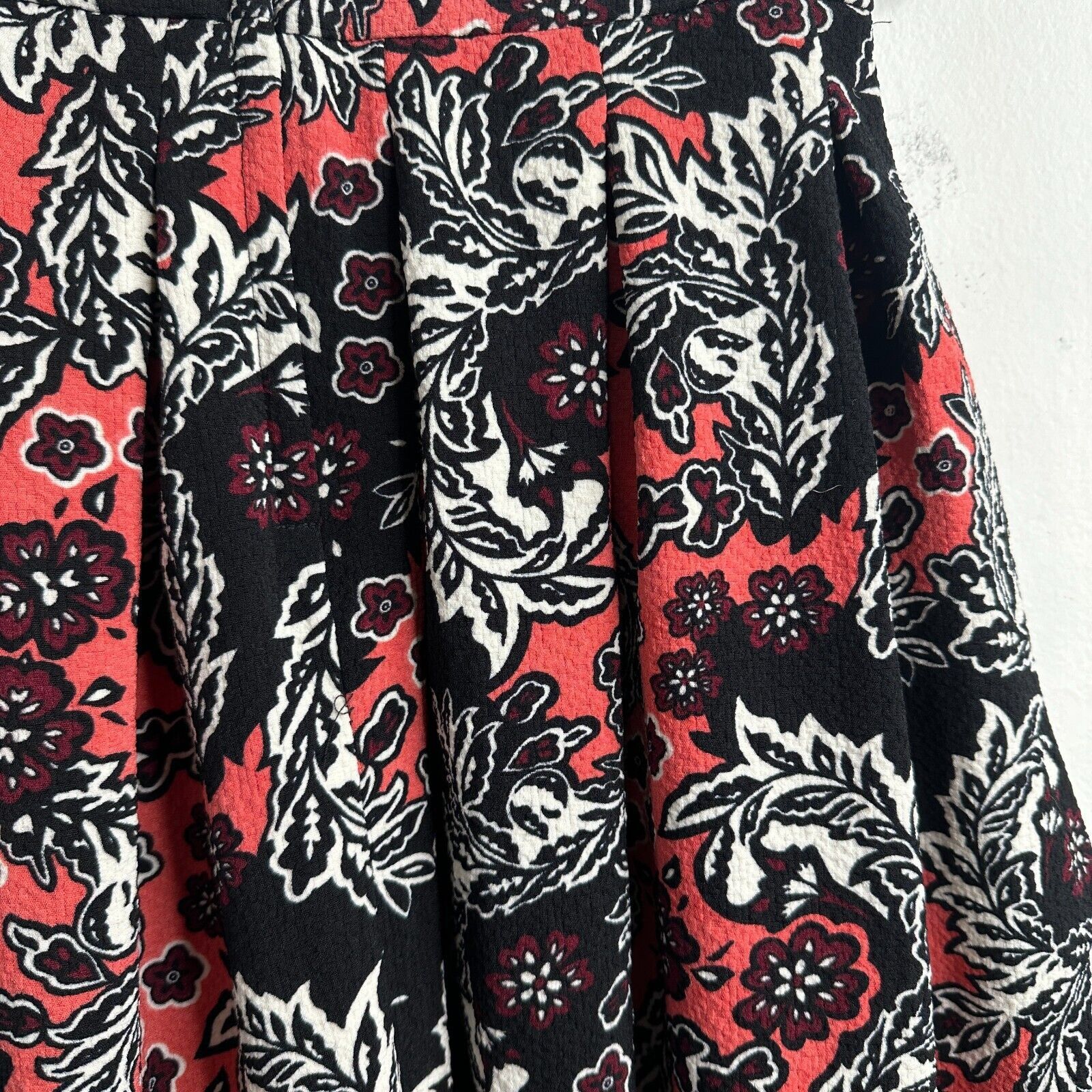 H&M NWT H&M Flare Floral Print Pleated Midi-Skirt Pockets 2 Size 26" / US 2 / IT 38 - 6 Thumbnail