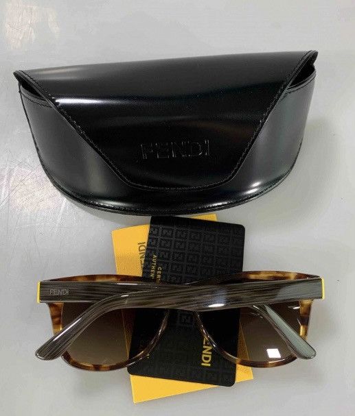 Fendi Fendi 🇮🇹 tortoise shell Havana logo sunglasses NEW Size ONE SIZE - 2 Thumbnail