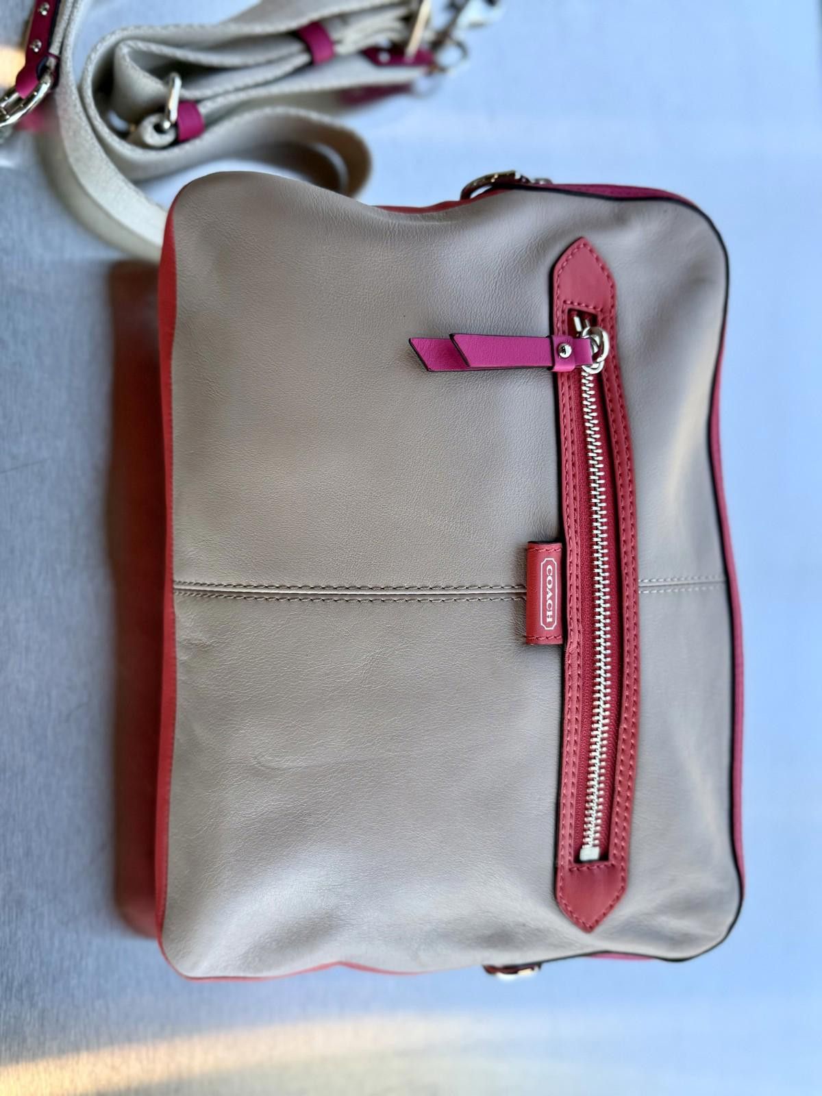 Coach Leather Crossbody Messenger iPad eReader w Adjustable Strap Size ONE SIZE - 2 Thumbnail