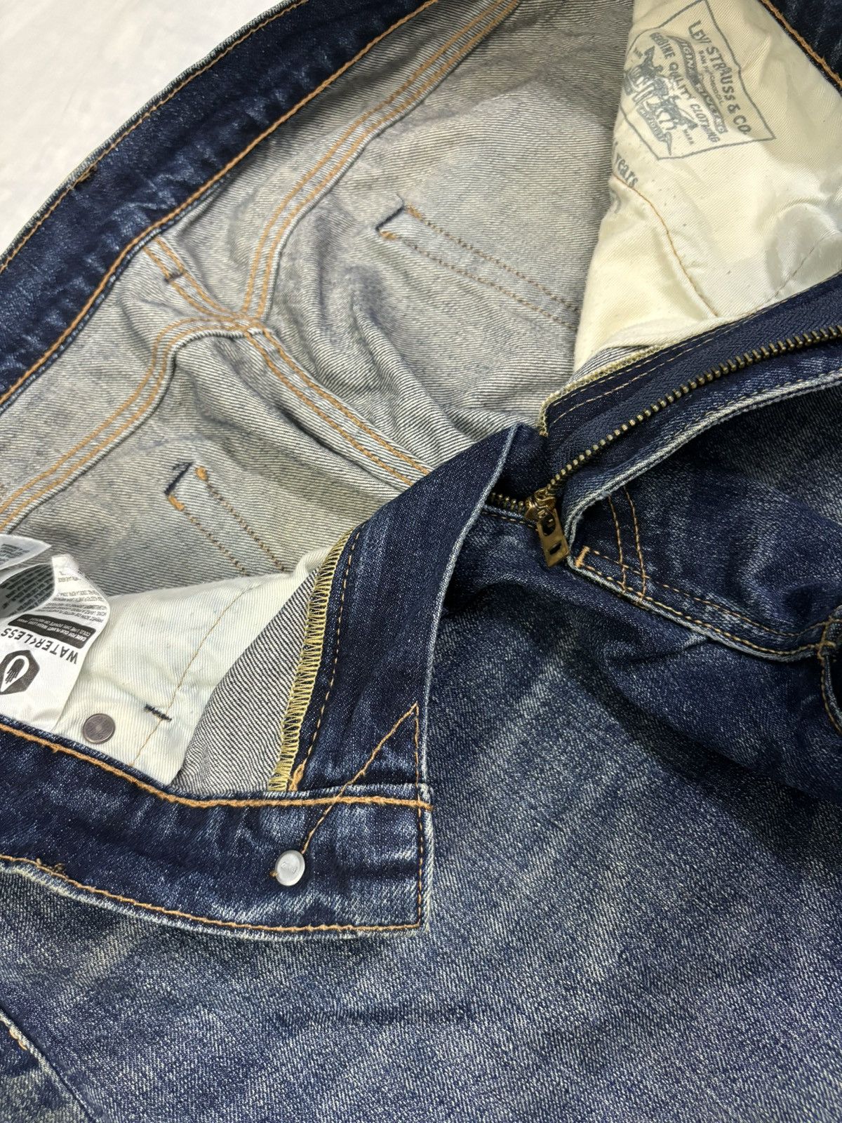 Levi's Vintage Clothing Vintage Y2K Levis Premium Big E Loose Fit Distressed Jeans Size US 34 / EU 50 - 20 Thumbnail