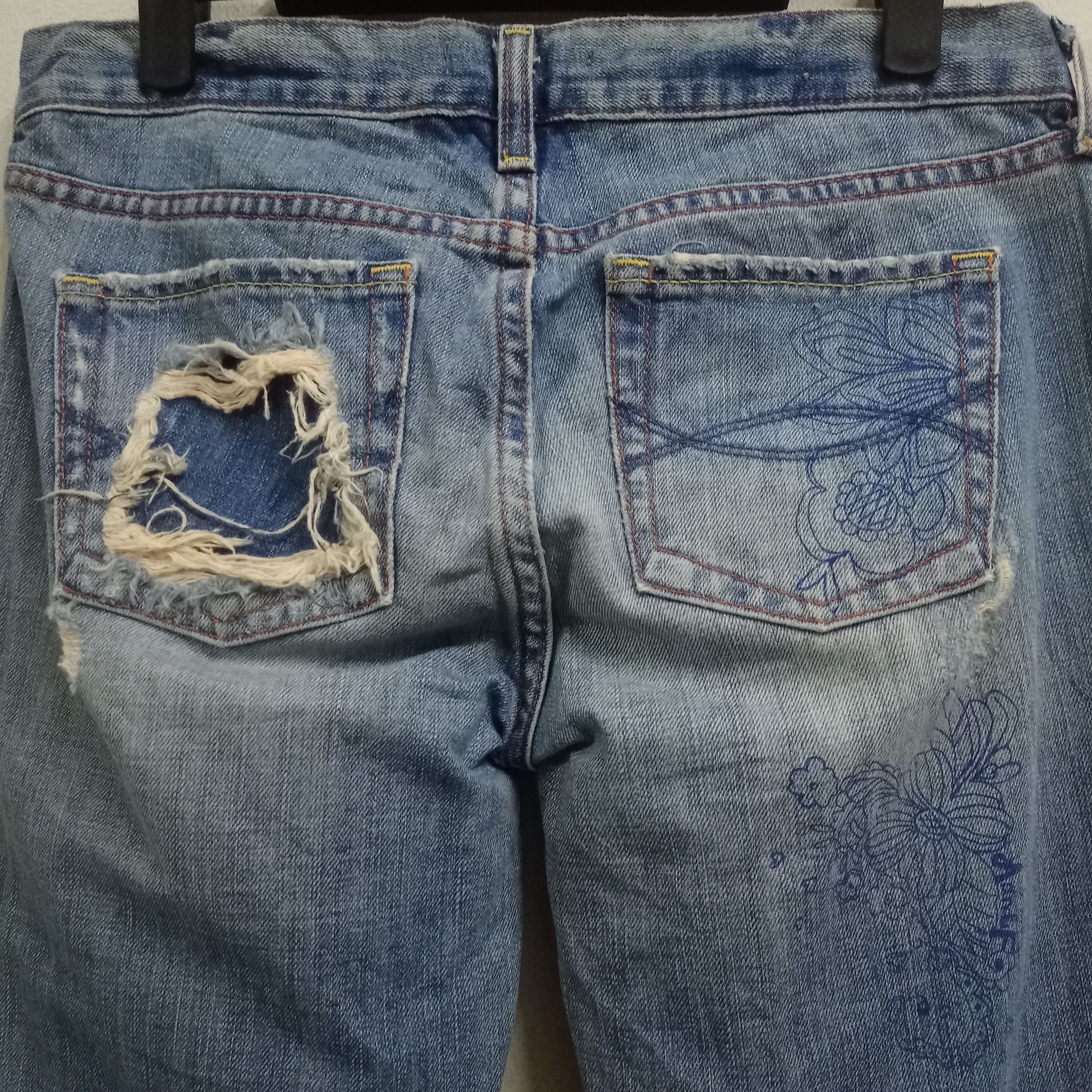 Abercrombie & Fitch Vintage Abercrombie Art Drawing Distressed Flare Jeans Size 30" / US 8 / IT 44 - 7 Thumbnail