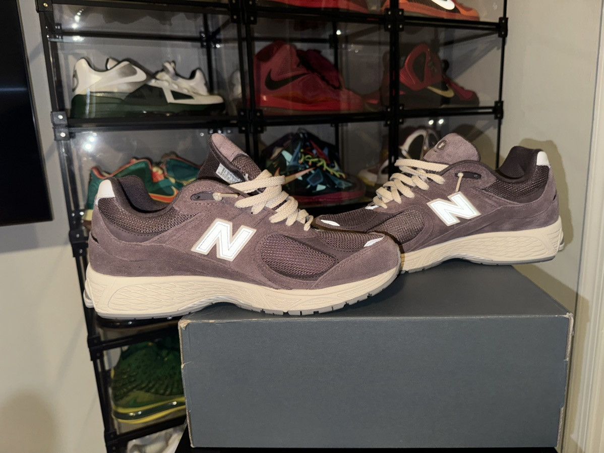 New Balance New Balance 2002R Suede Pack - Dusty Fig size 10.5 Size US 10.5 / EU 43-44 - 2 Thumbnail
