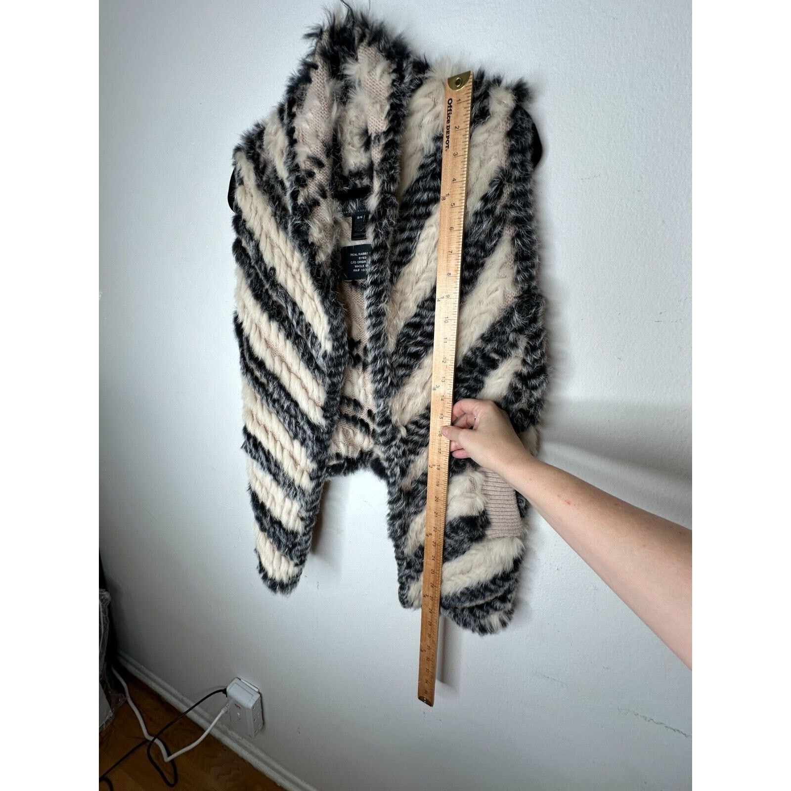 Marc by Marc Jacobs Marc by Marc Jacobs Cream Black Stripe Rabbit Fur Vest OS Size ONE SIZE - 15 Thumbnail