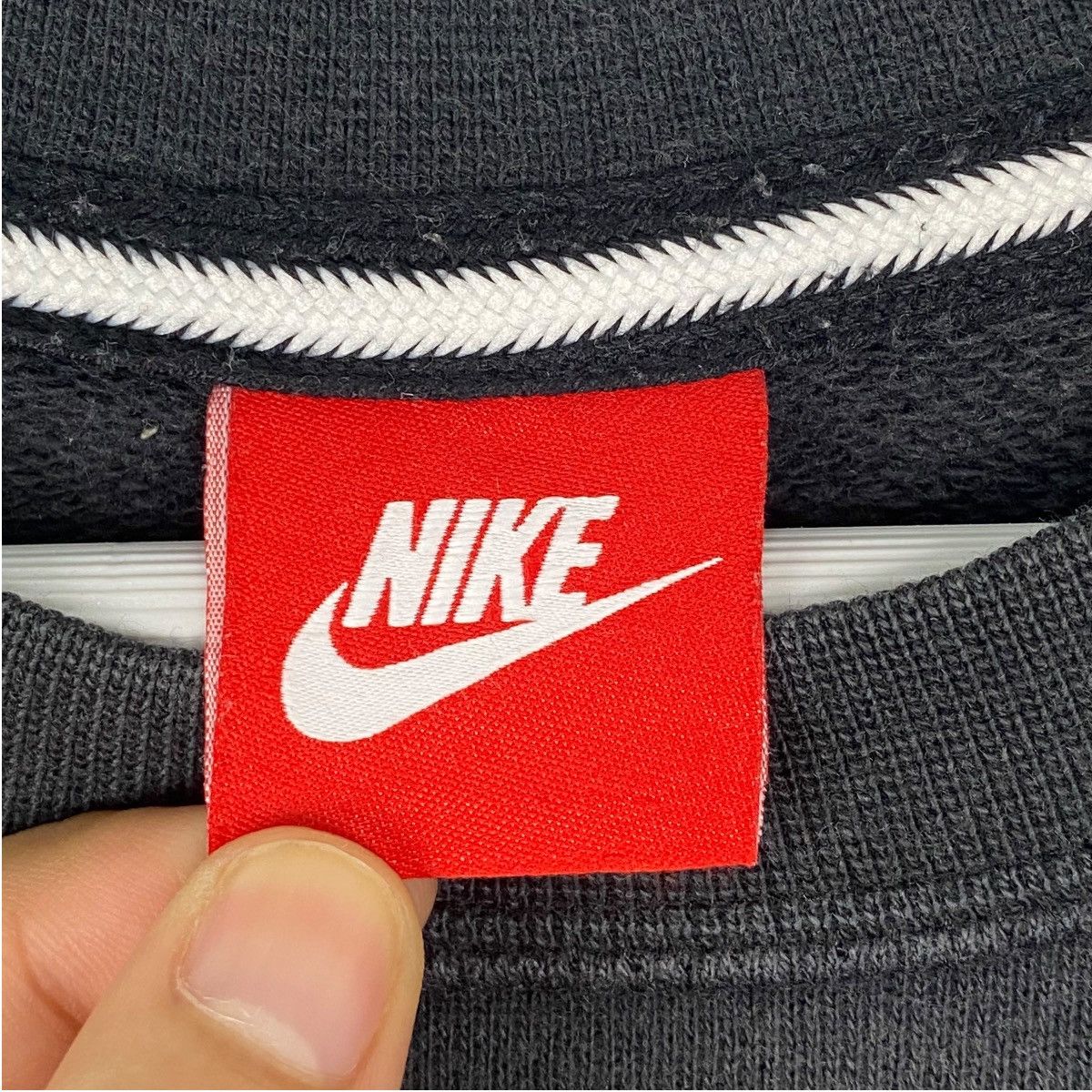 Other Vintage Nike Embroidered Crewneck Sweatshirt Pullover Size M Size US M / EU 48-50 / 2 - 7 Thumbnail