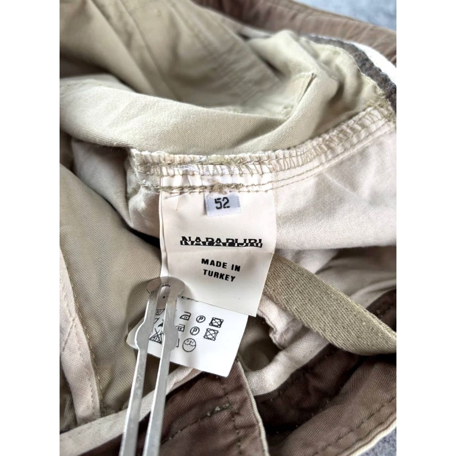 Napapijri Vintage Napapijri Cargo Shorts Size 52 Beige 100% Cotton Men's Size US 36 / EU 52 - 6 Thumbnail