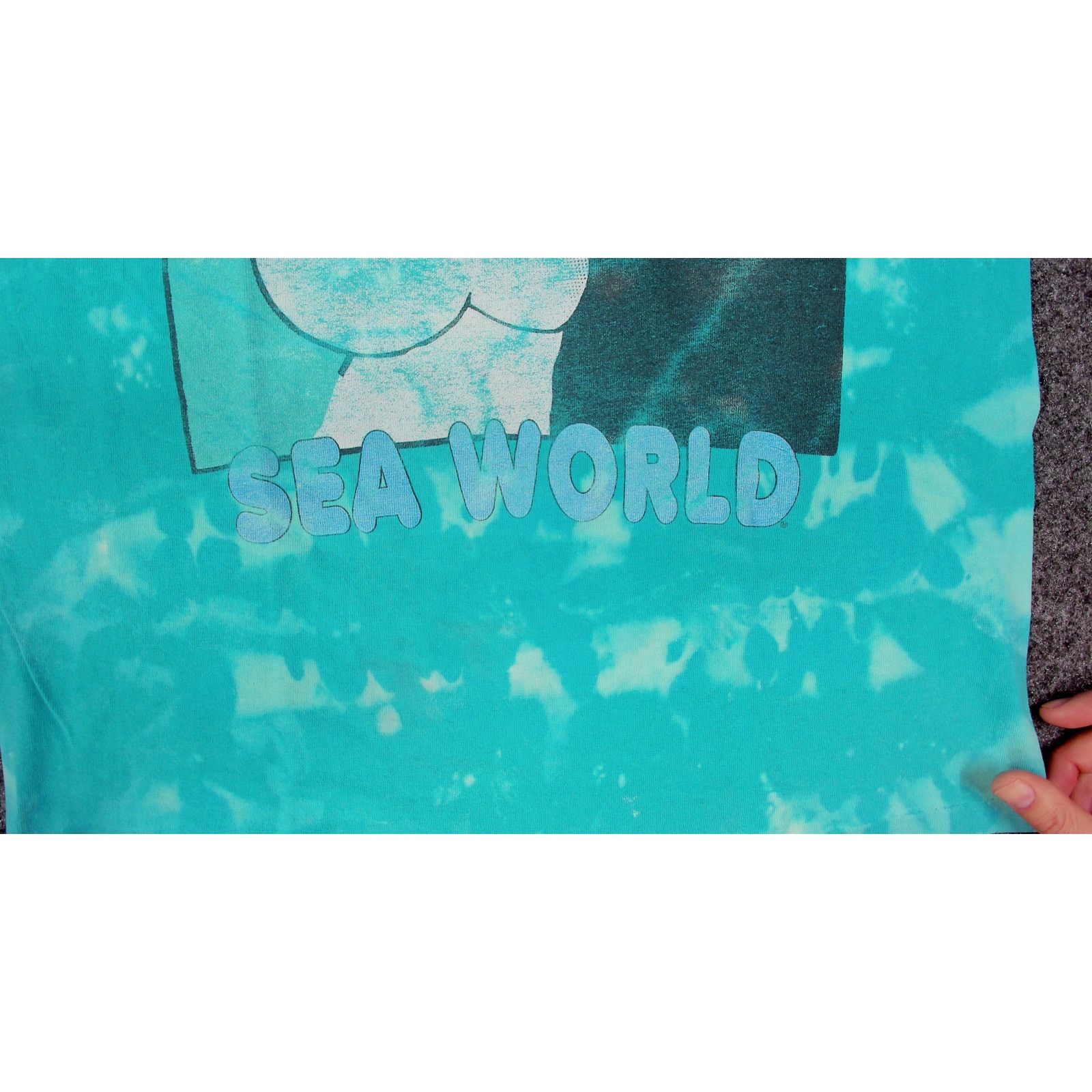 Vintage 80s/90s SeaWorld Penny Penguin Bleach Tie Dye Single Stitch Size US L / EU 52-54 / 3 - 8 Thumbnail