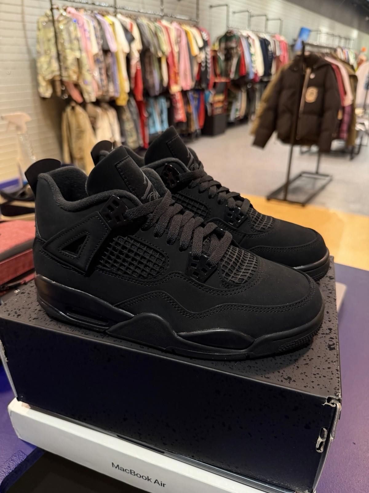 Jordan Brand Air Jordan (GS) 4 Retro "BLACK CAT" 2025 - Size 6.5Y Size US 6.5 / EU 39-40 - 1 Thumbnail