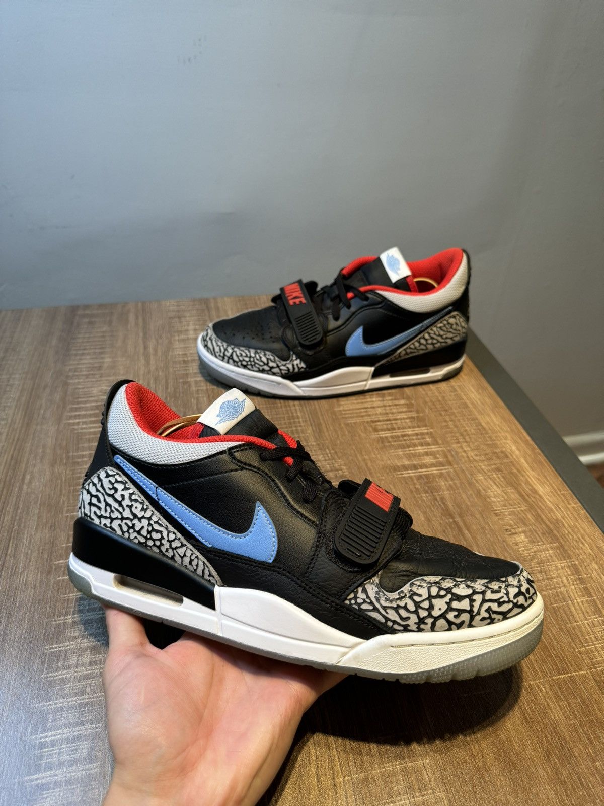 Jordan Brand Jordan Legacy 312 Low Chicago Flag Size 9 Shoes Sneakers Size US 9 / EU 42 - 1 Thumbnail