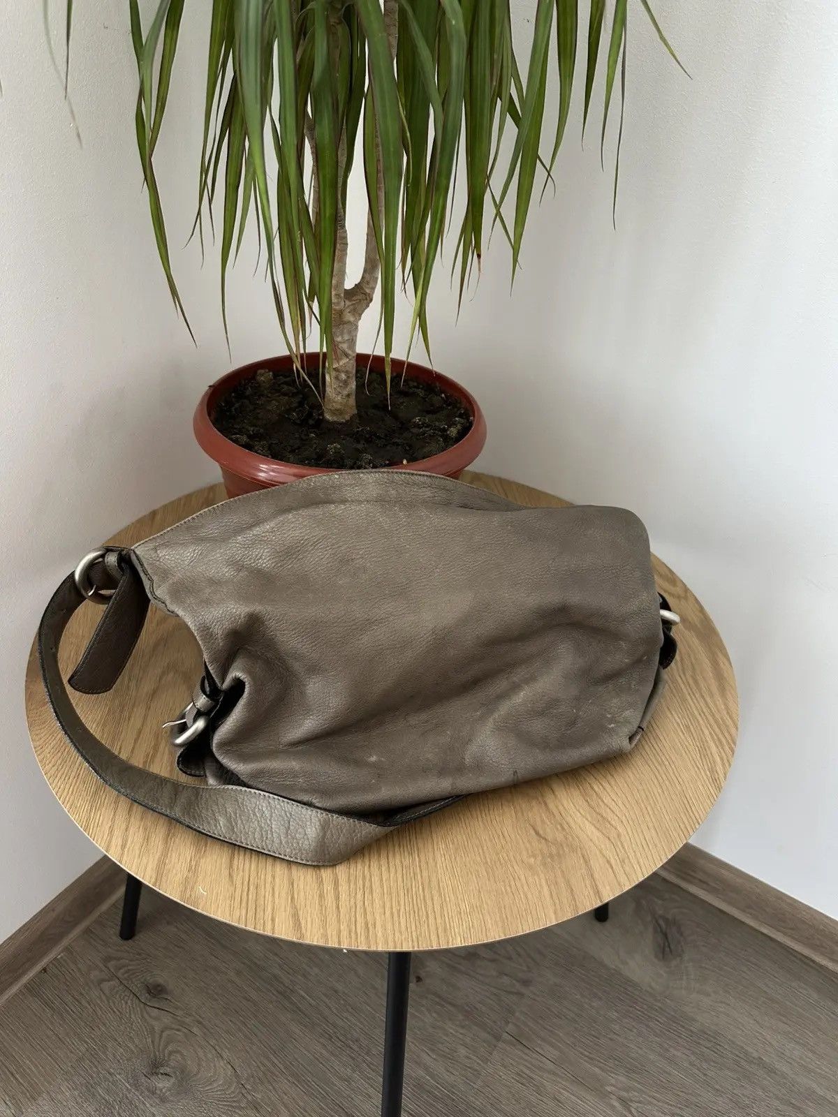 Diesel Vintage LUPO Women Brown Taupe Leather Distressed Handbag Size ONE SIZE - 14 Thumbnail
