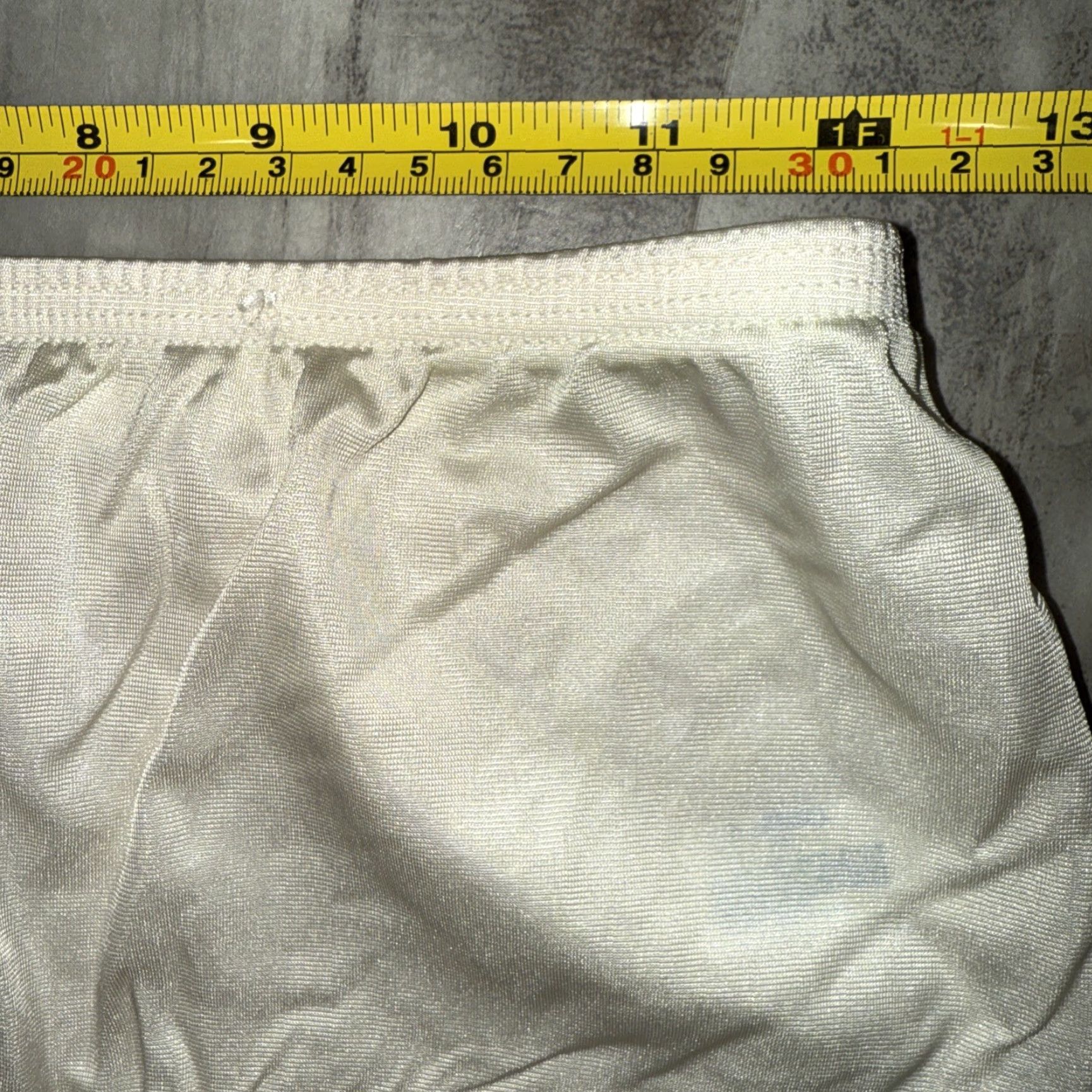 Vintage VINTAGE Lorraine Women’s Nylon Half Slip Cream Lace Trim 28” S Slip Womens Size ONE SIZE - 3 Thumbnail