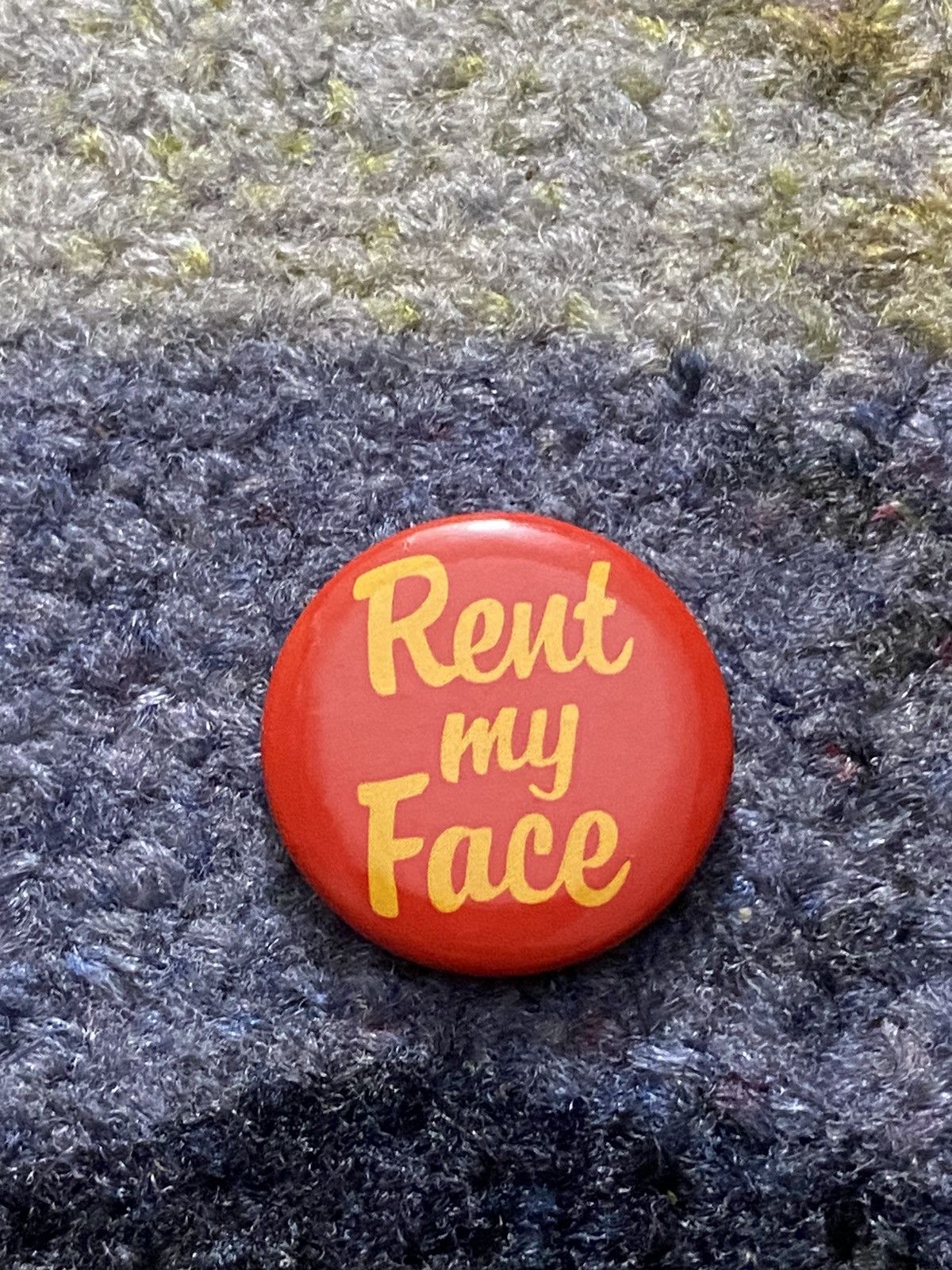 Supreme Supreme Rent My Face Pin Size ONE SIZE - 1 Thumbnail