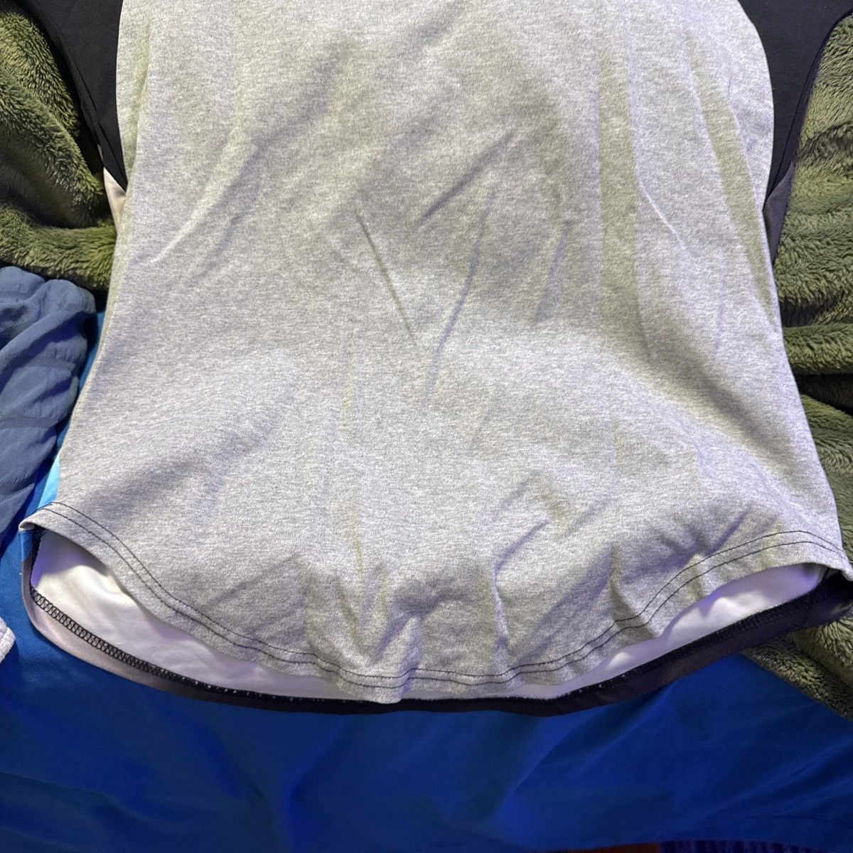 Vie + Riche Paris Vie + Riche Paris Designer T-shirt Men’s Size Medium Size US M / EU 48-50 / 2 - 6 Thumbnail