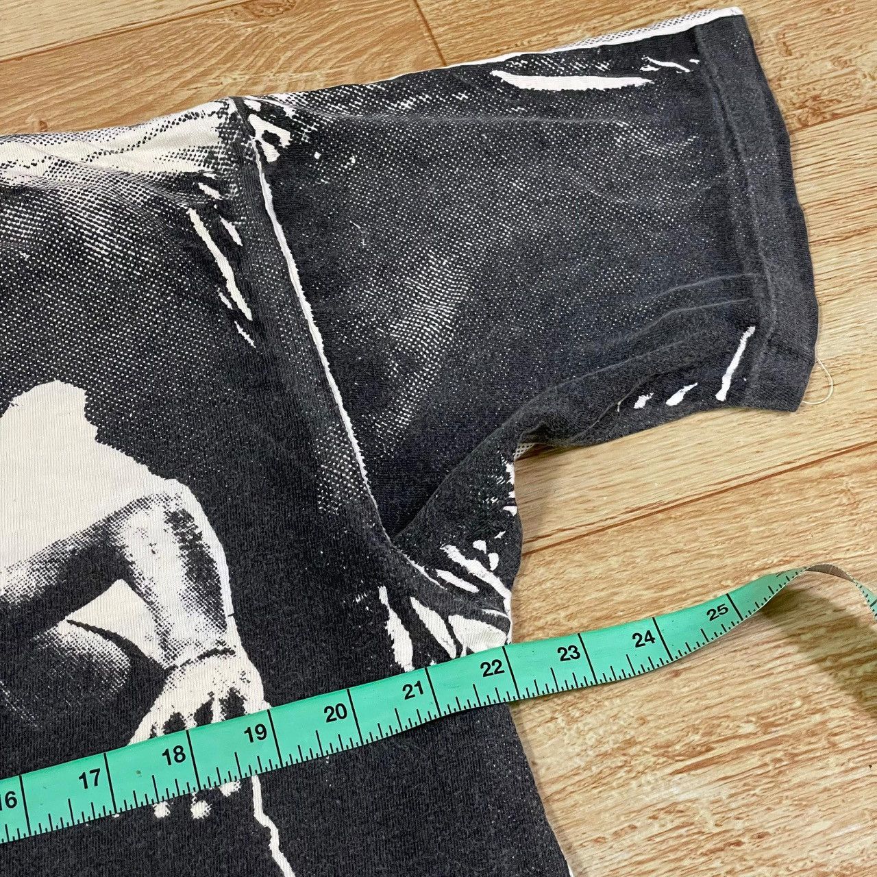 Vintage Vintage Rare Surfing All Over Print Tee Size US L / EU 52-54 / 3 - 11 Thumbnail