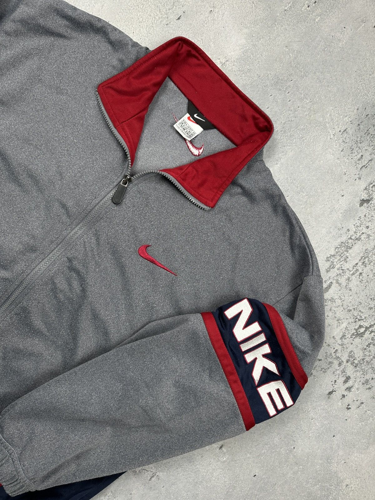 Nike Vintage Nike Grey Red Navy Full Zip Track Jacket 90s Swoosh Size US L / EU 52-54 / 3 - 6 Thumbnail