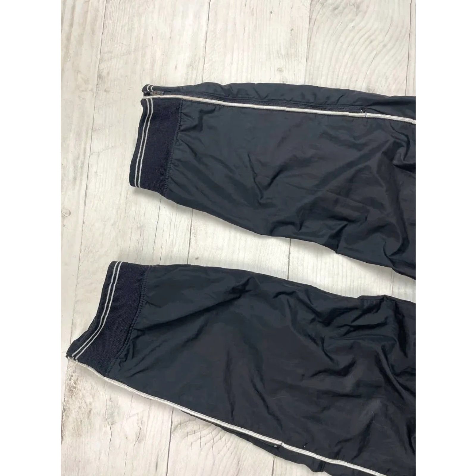 Nike VINTAGE Nike Nylon Track Pants 90s Swoosh Striped Track Pants Men S Black 90s Nike Mens XS? Size US 29 - 4 Thumbnail