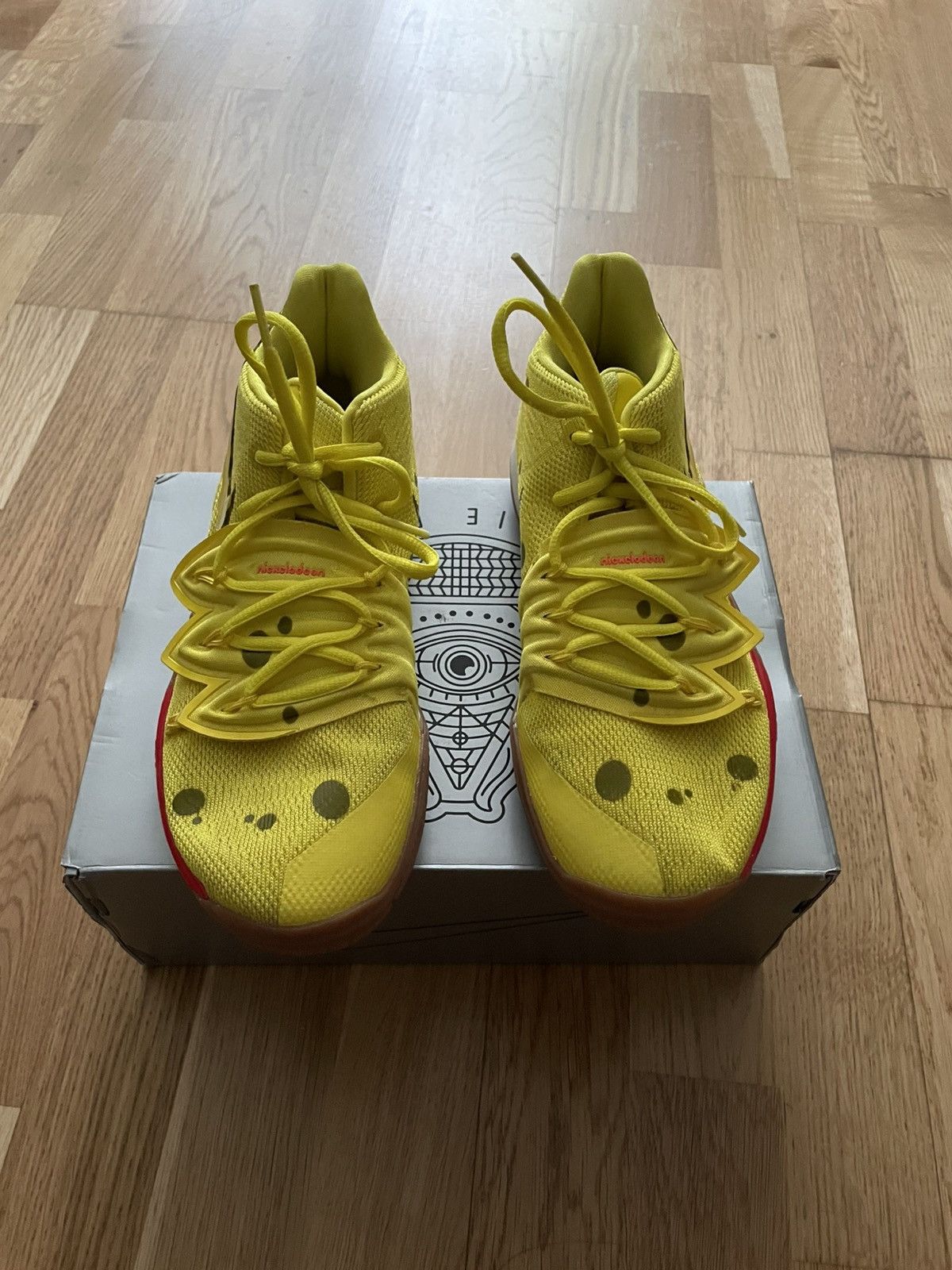 Nike SpongeBob Kyrie 5 Size US 6.5 / EU 39-40 - 1 Thumbnail