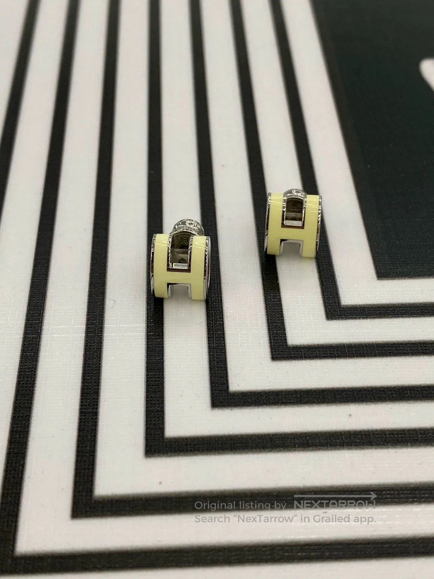 Hermes Hermes Pop H Earrings Yellow Small. Size ONE SIZE - 1 Thumbnail