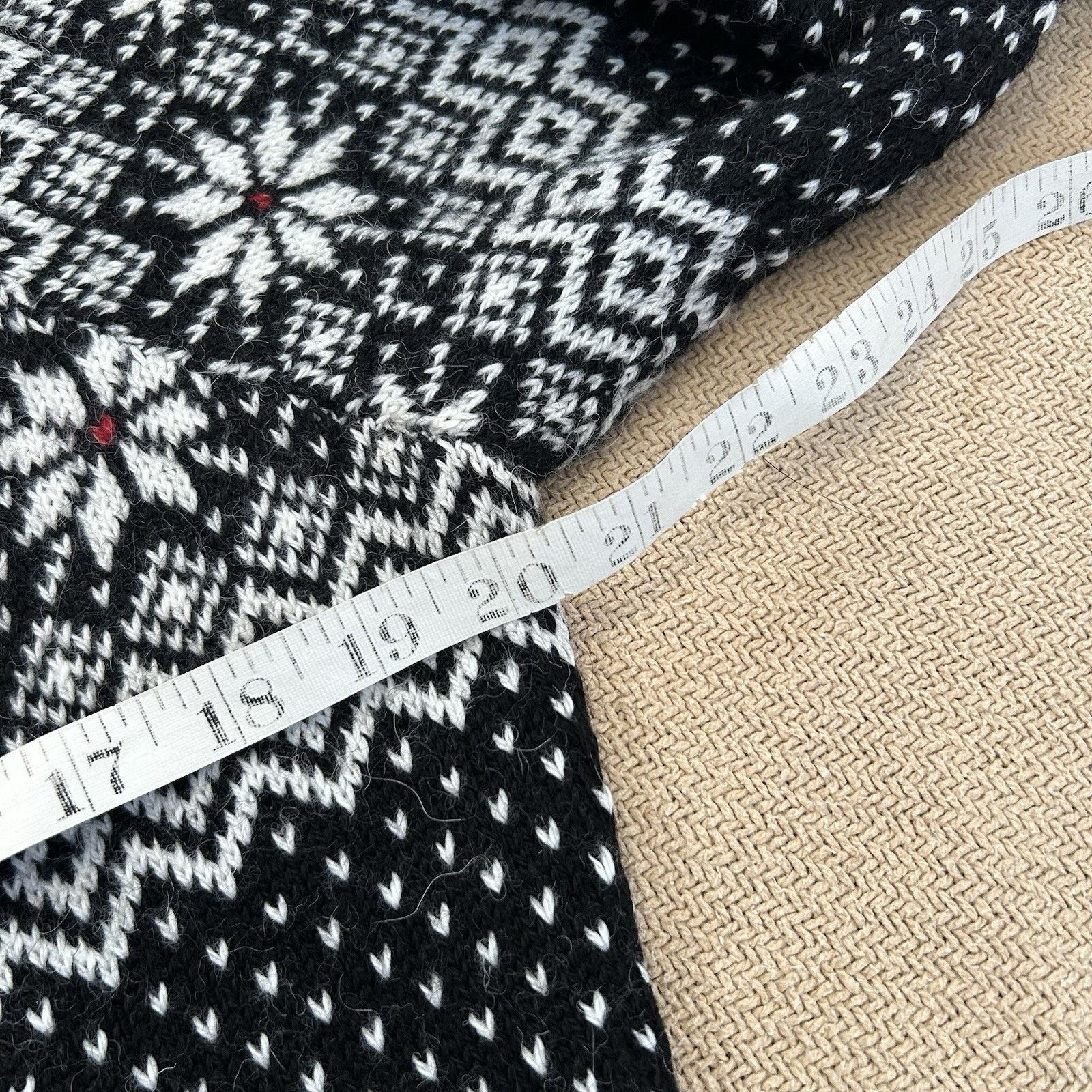 Vintage Alpaca Imports Fair Isle Snowflake Wool Cardigan Sweater Size S / US 4 / IT 40 - 5 Thumbnail