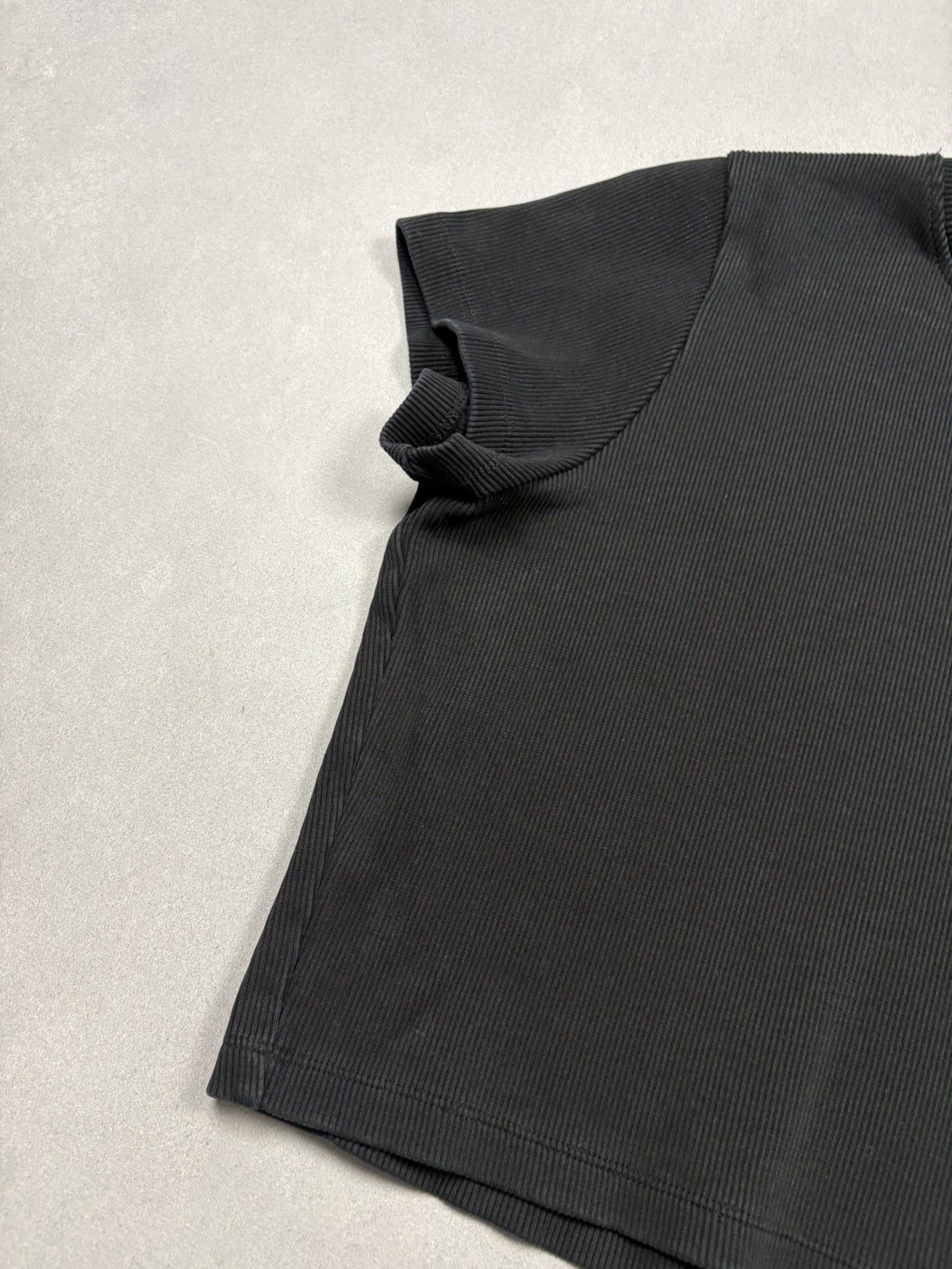 Fiorucci Fiorucci Angel Patch Ribbed Crop T Shirt Black Size L Y2K Size L / US 10 / IT 46 - 3 Thumbnail