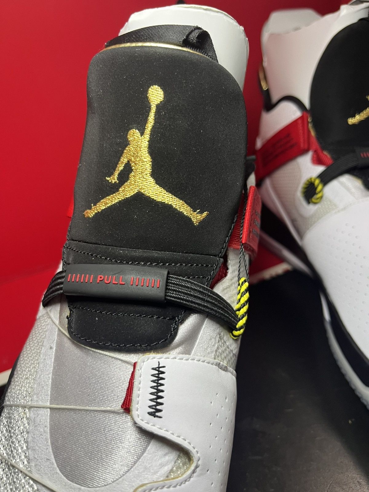 Jordan Brand Air Jordan XXXIII Future of Flight Size US 13 / EU 46 - 3 Thumbnail